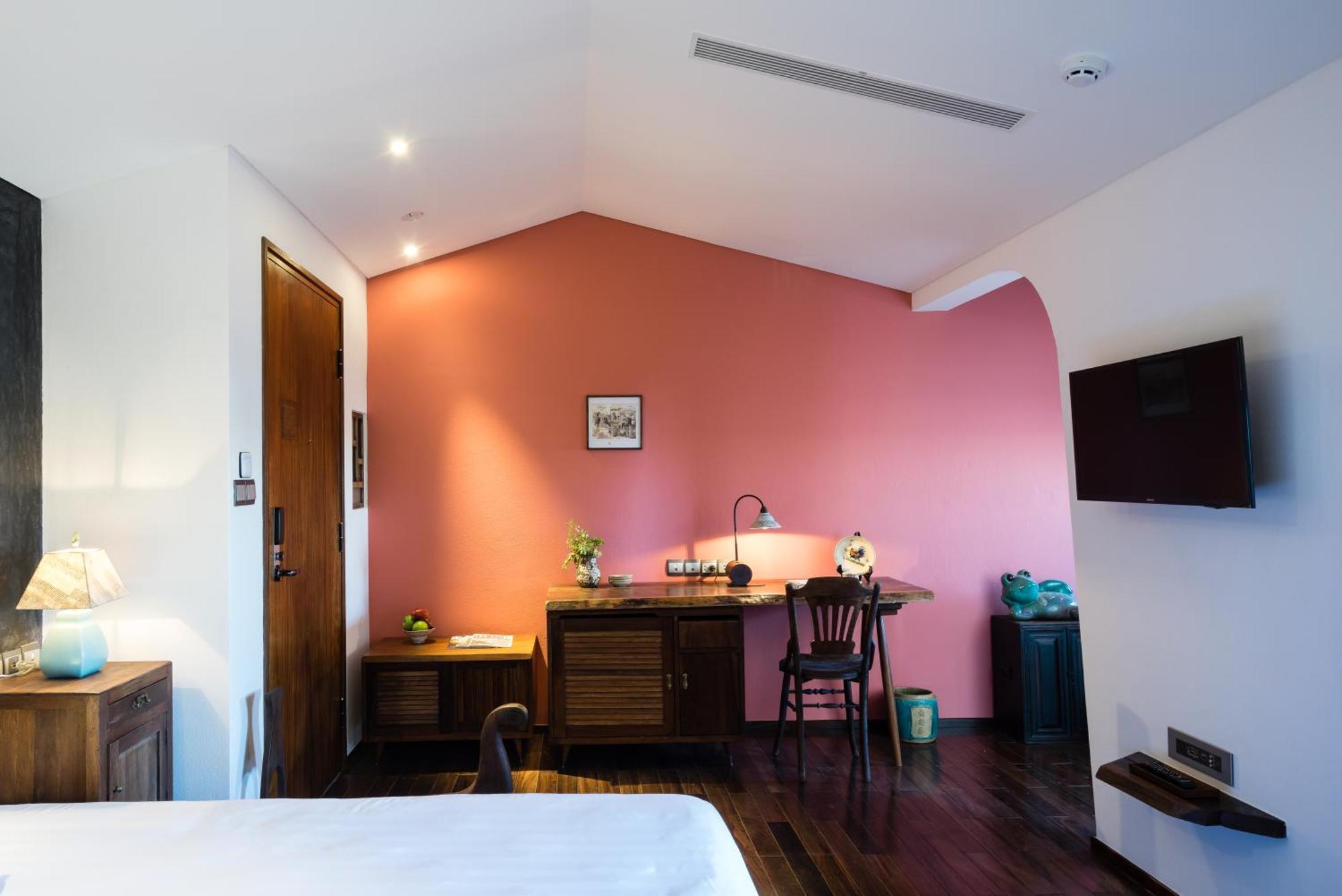 Dong Khoi Balcony Twin Room
