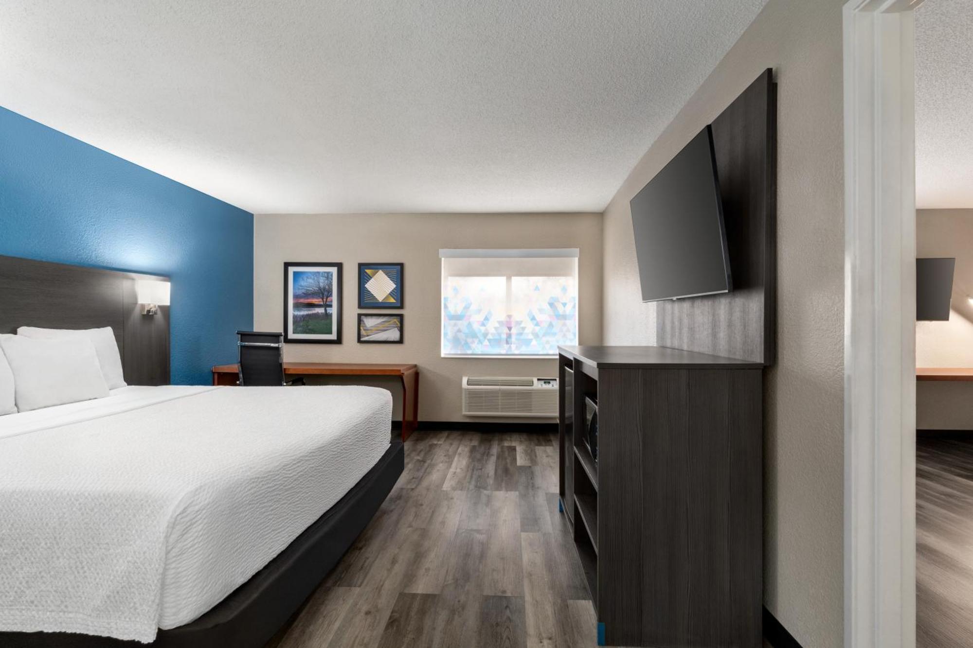 1 King Bed Deluxe One Bedroom Suite Non-Smoking