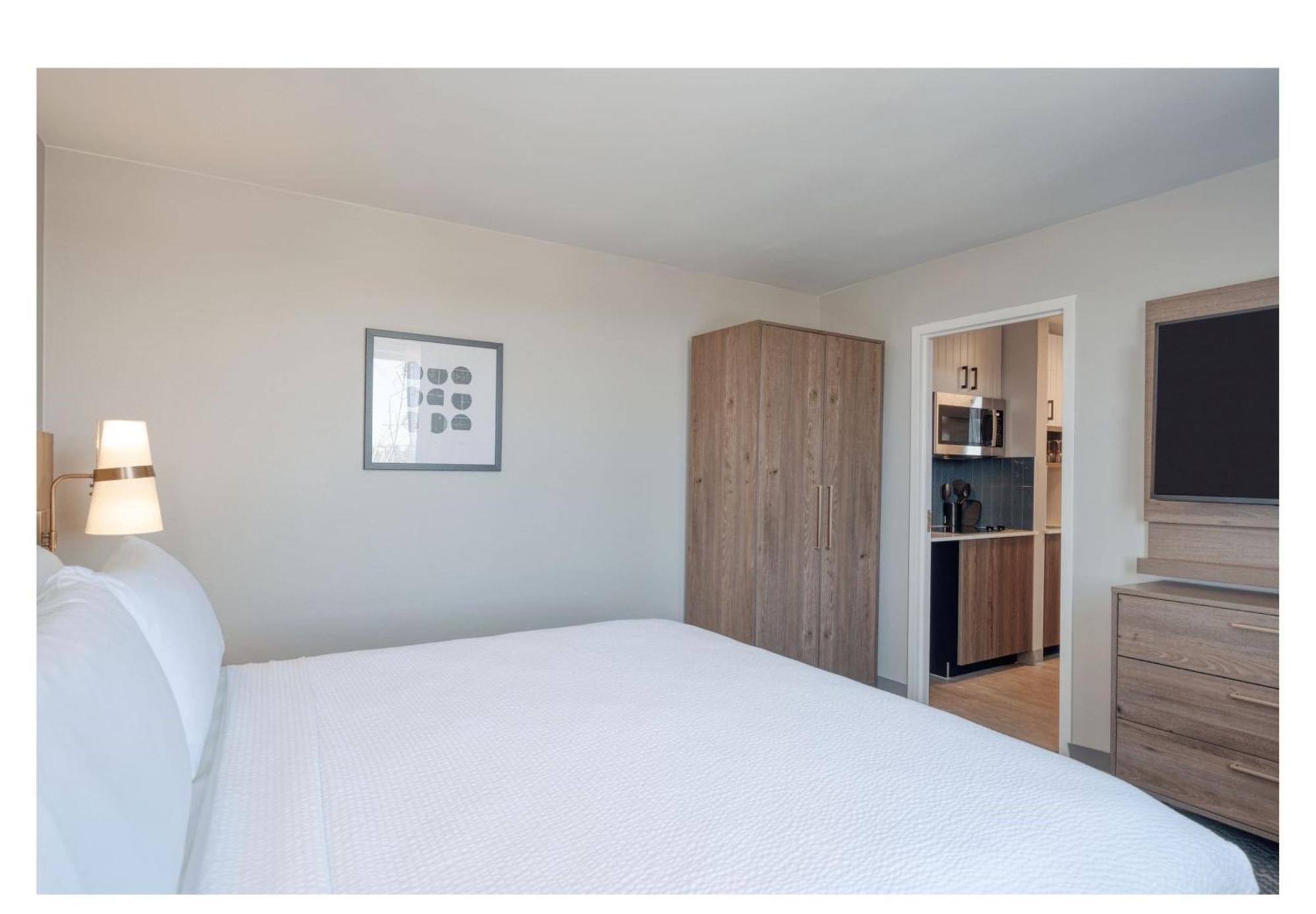 One-Bedroom Suite