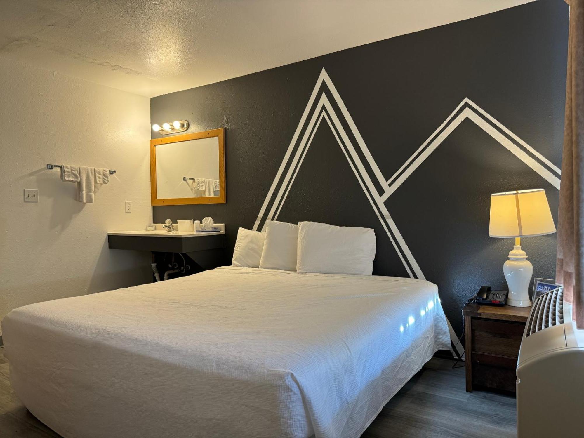 King Room,1589090577:JPEG