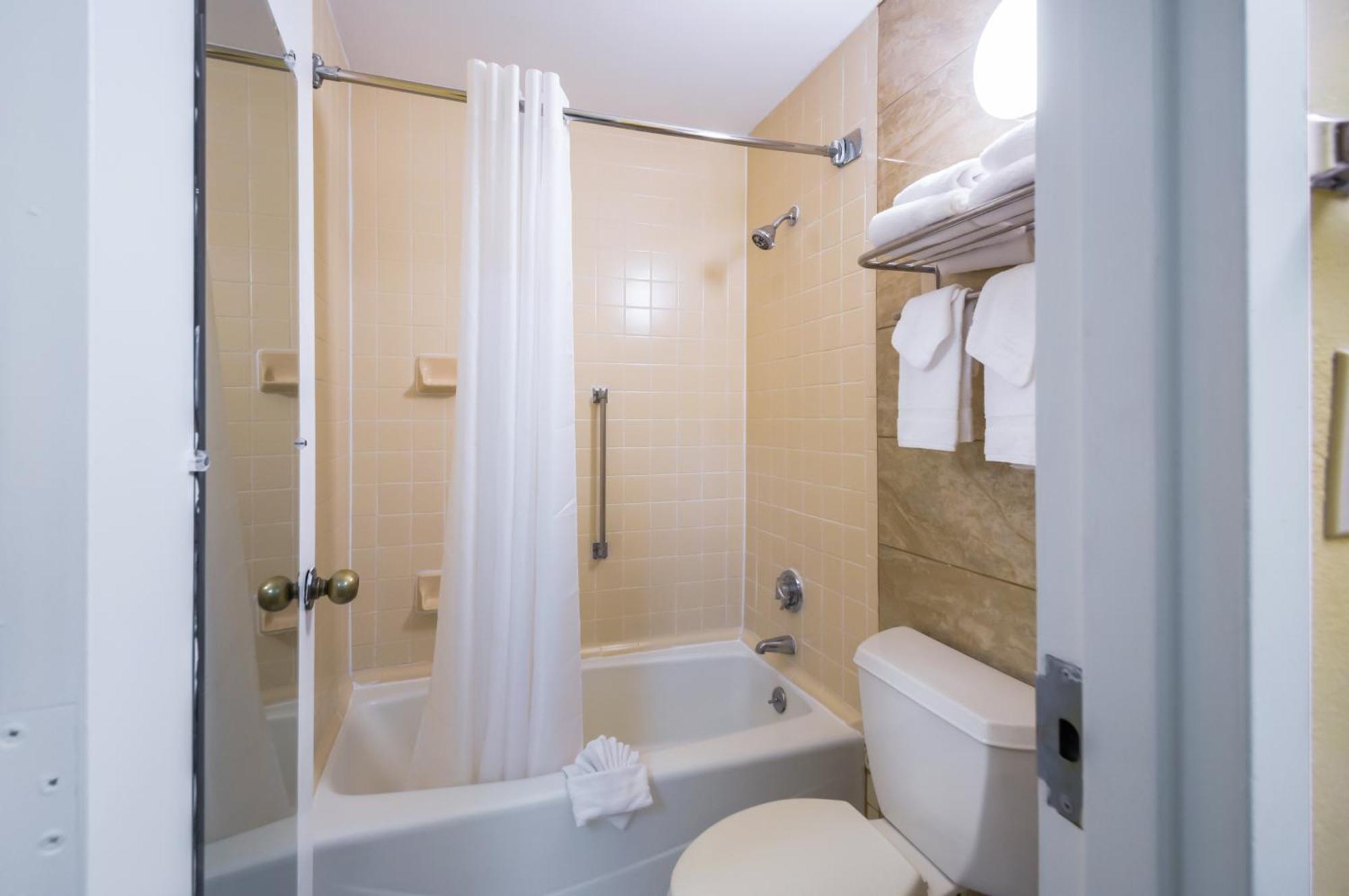 Double Room Two Double Beds Non-Smoking
