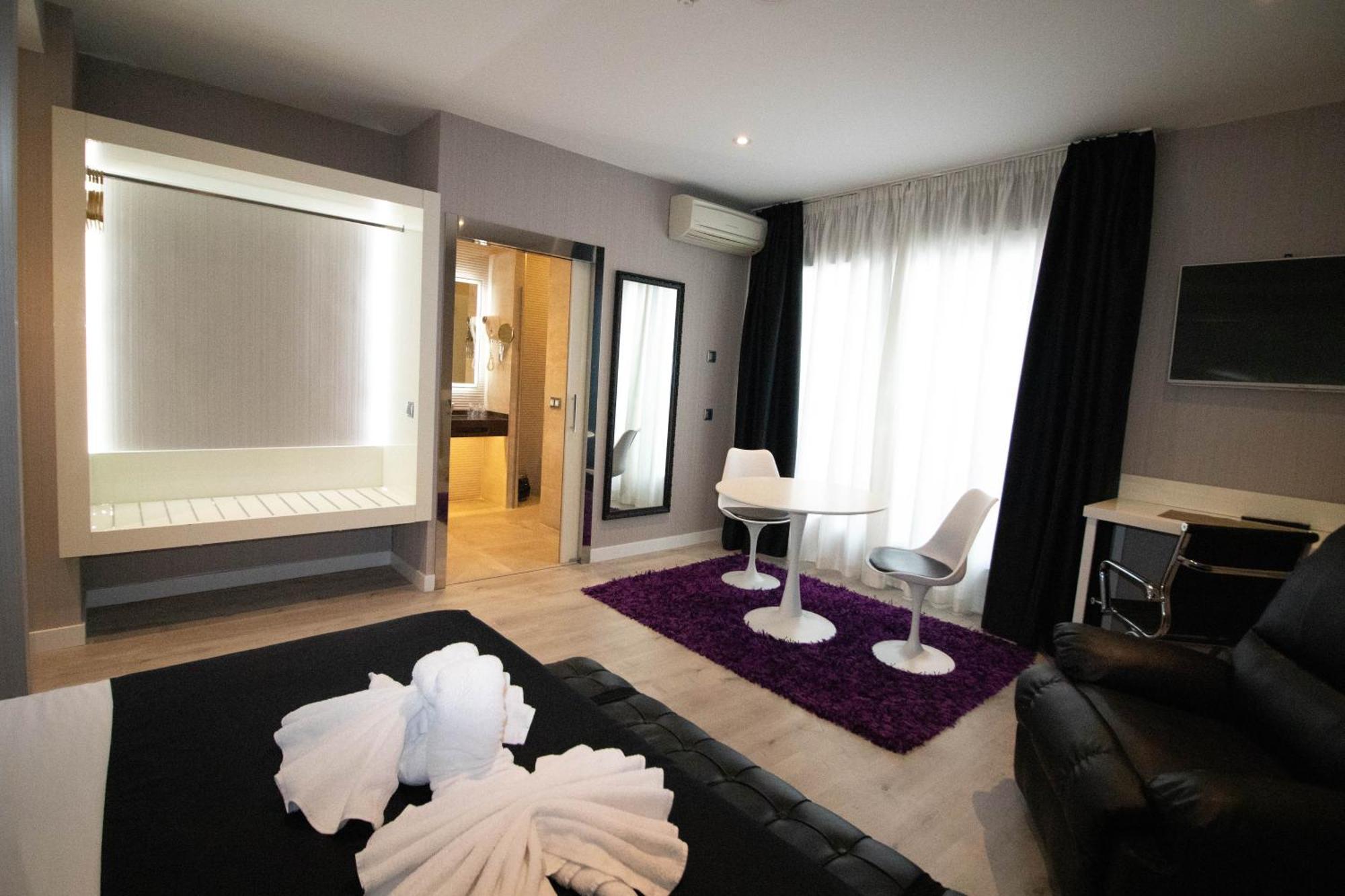 King Suite Spa Bath
