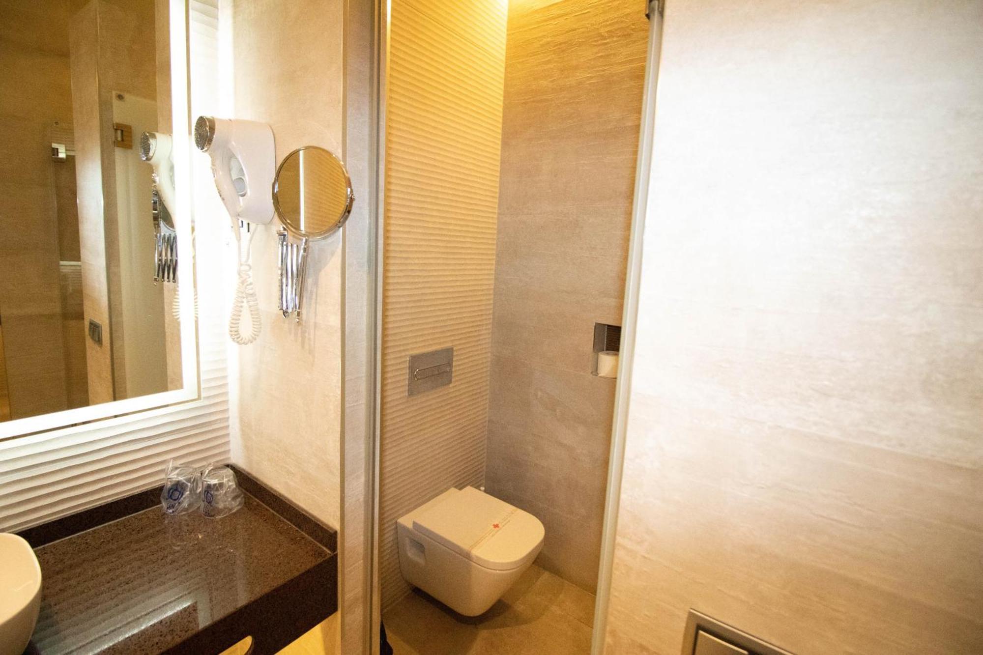 King Suite Spa Bath