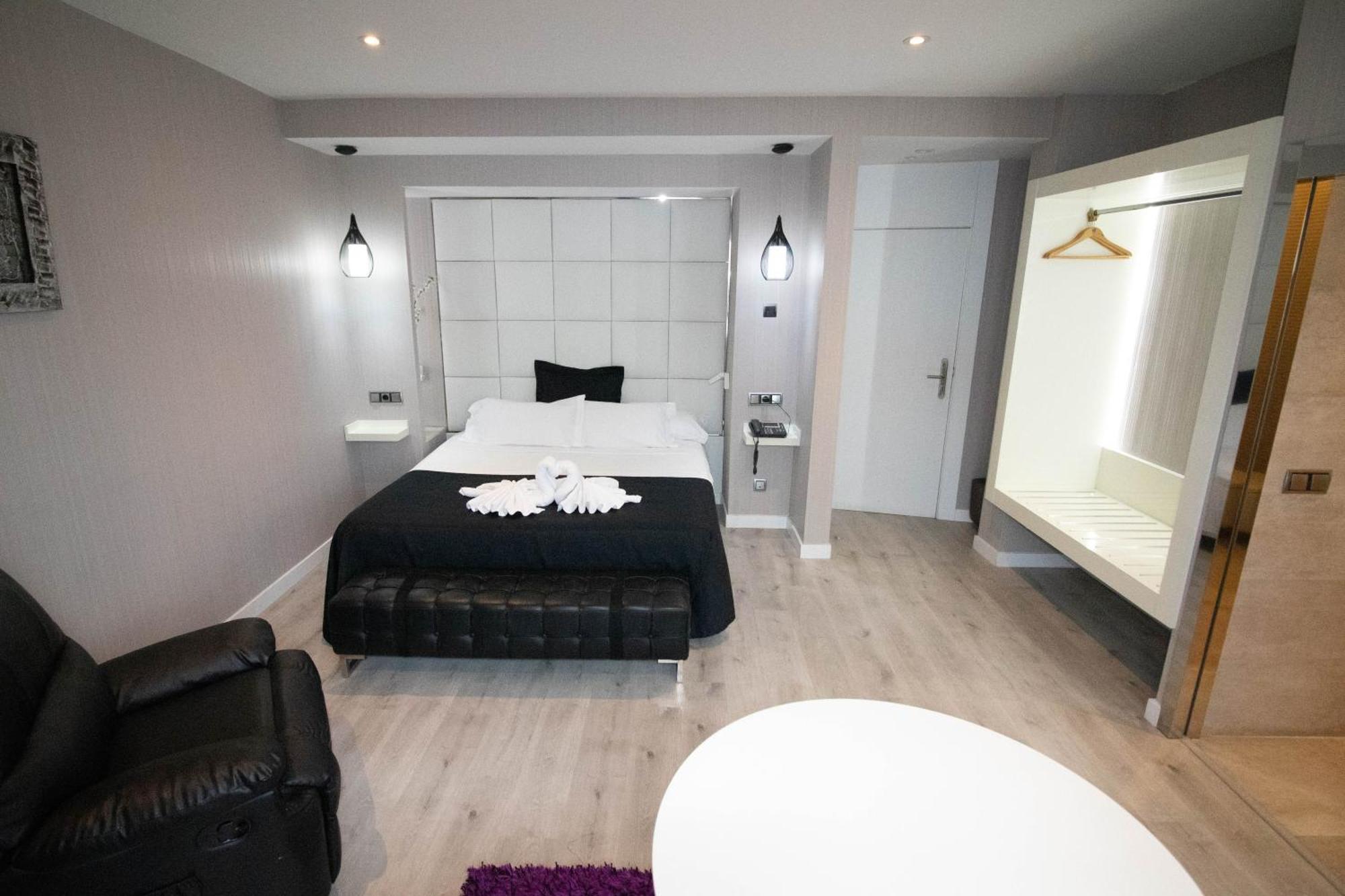 King Suite Spa Bath