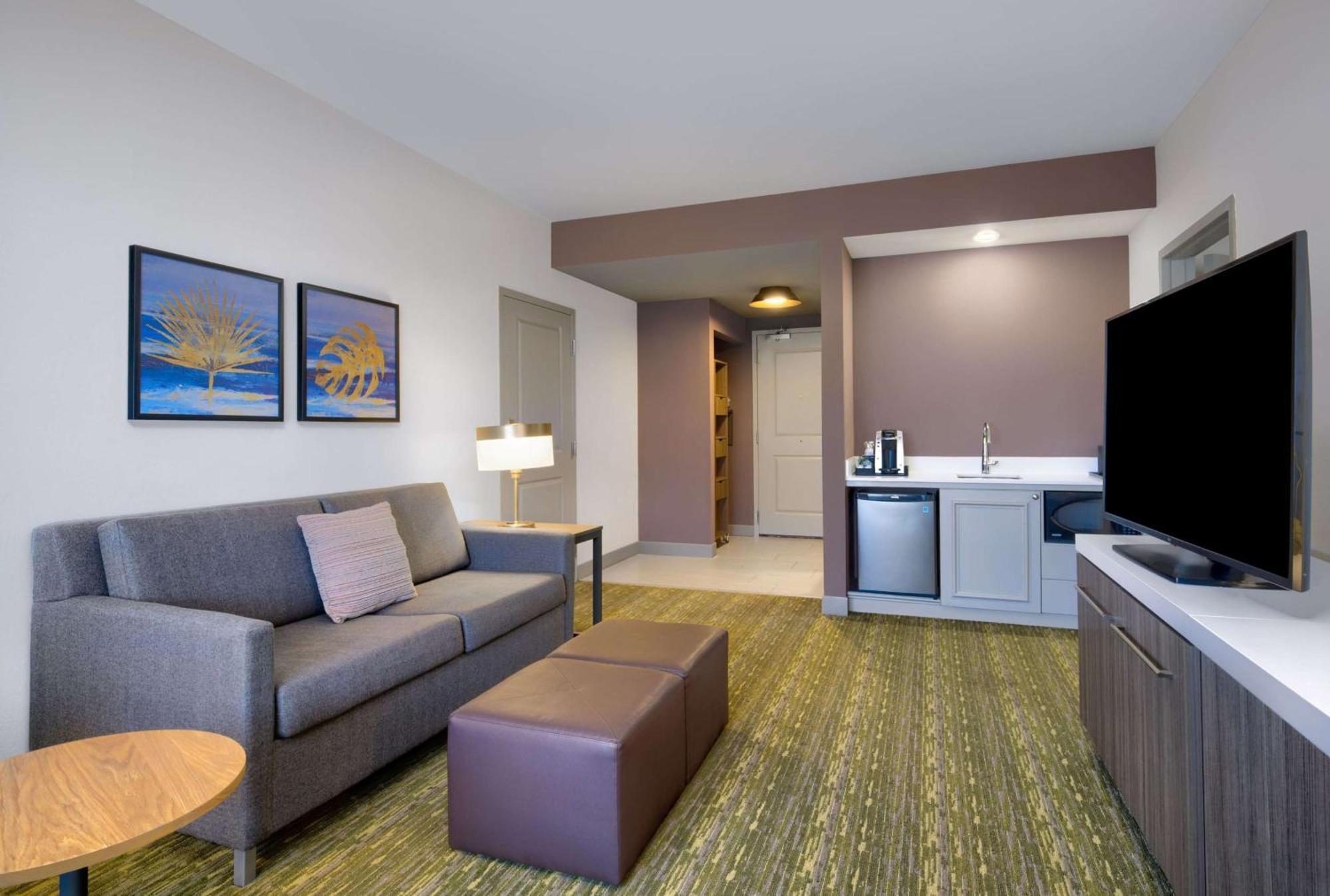 One-Bedroom King Suite Sofa Bed