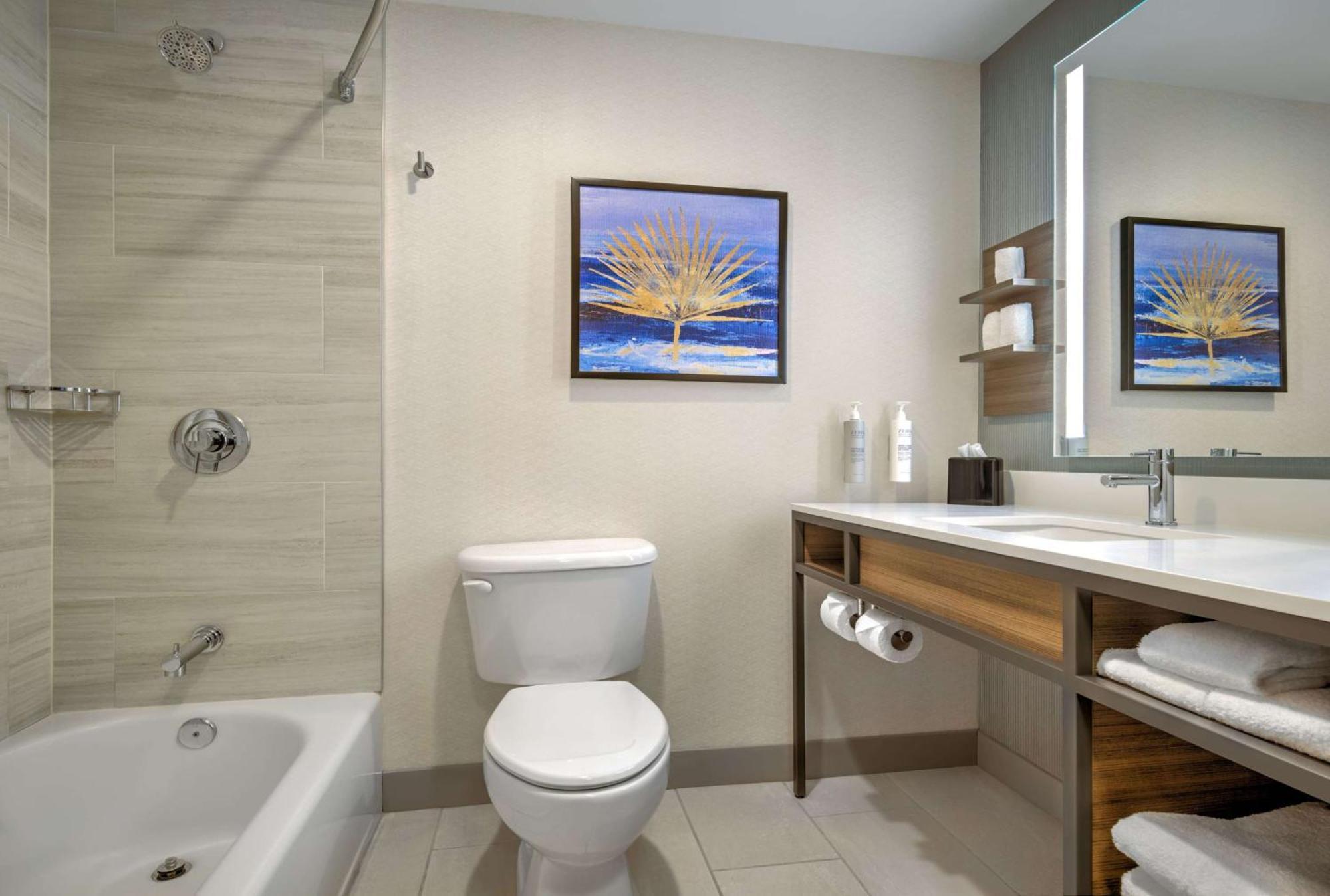 Queen Room Two Queen Beds Tub