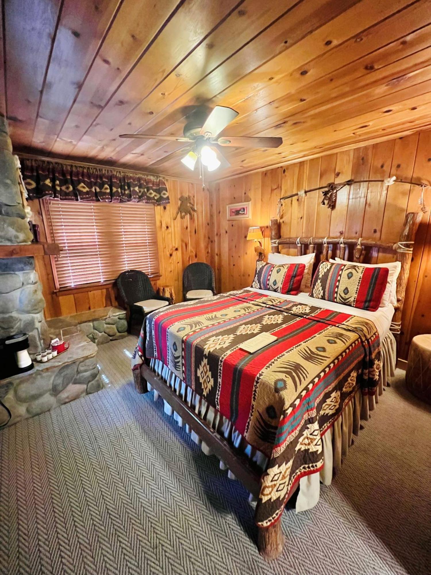 Queen Studio Tahoe Teepee
