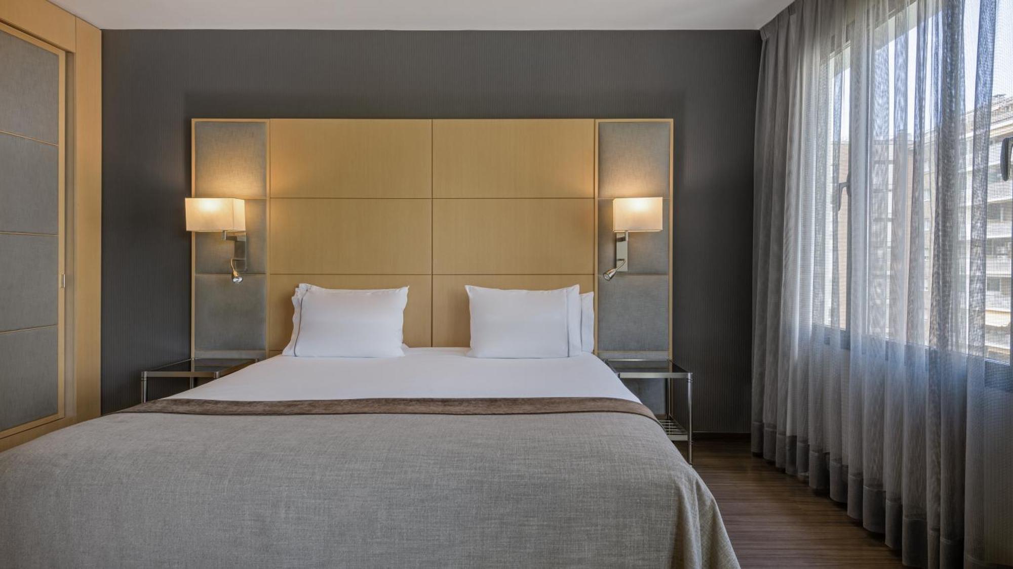 Standard King Room Street View
