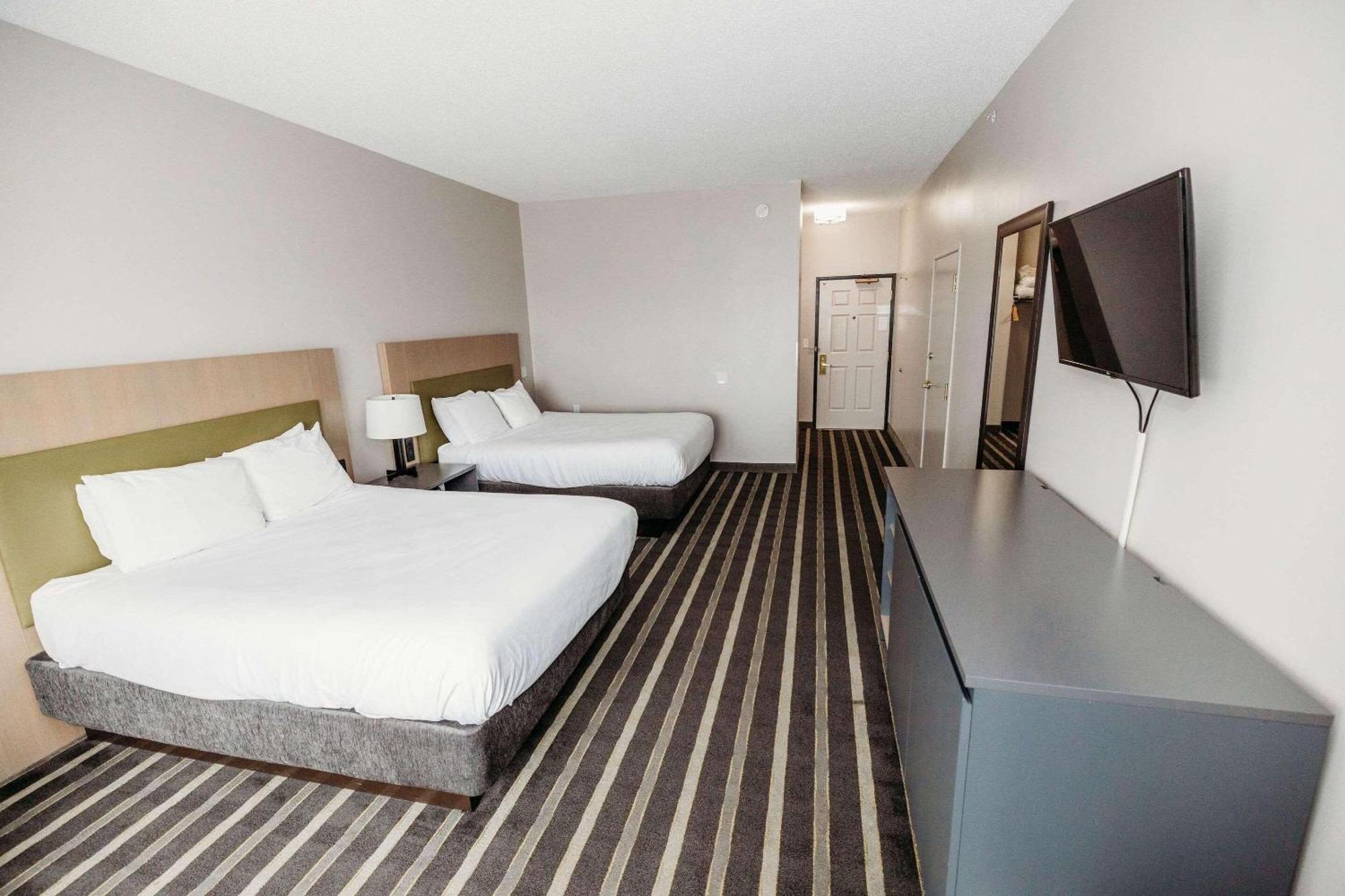 Queen Room Two Queen Beds