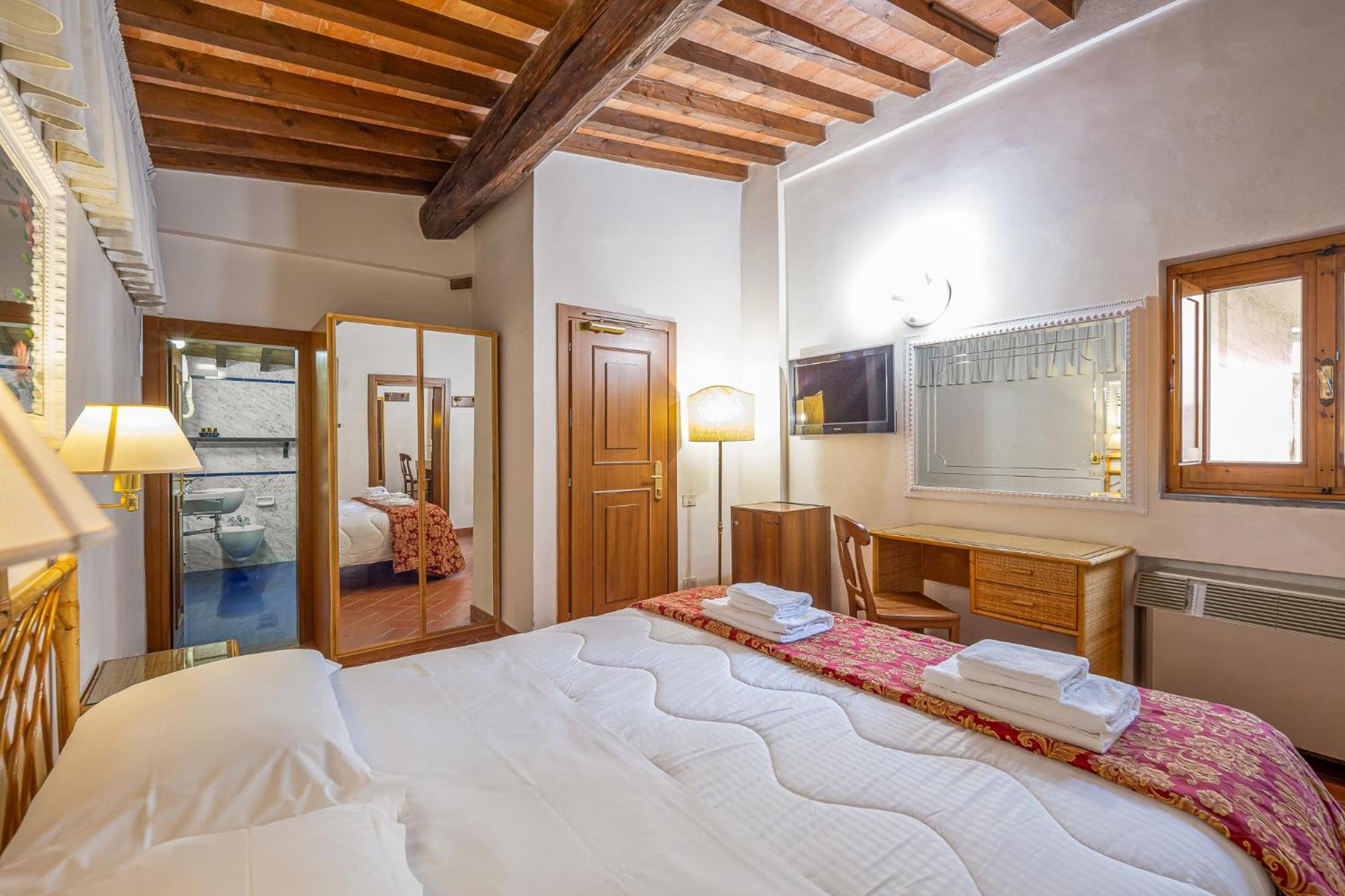 Twin Room,1536919285:JPEG