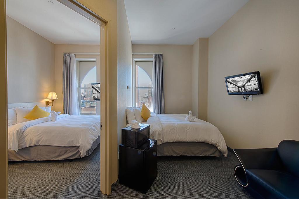 Deluxe Double Queen Suite