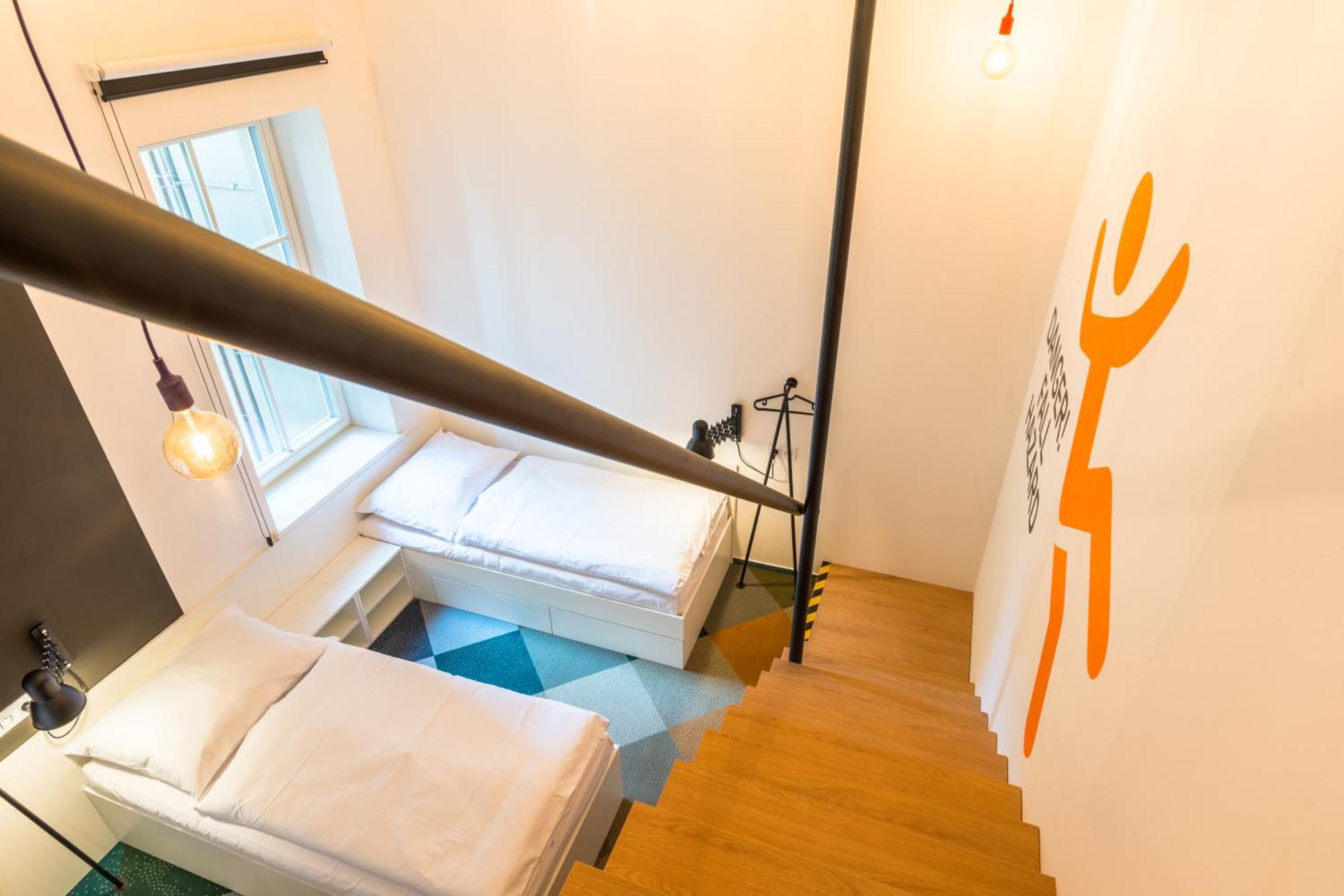 Bed Mixed Dormitory Room