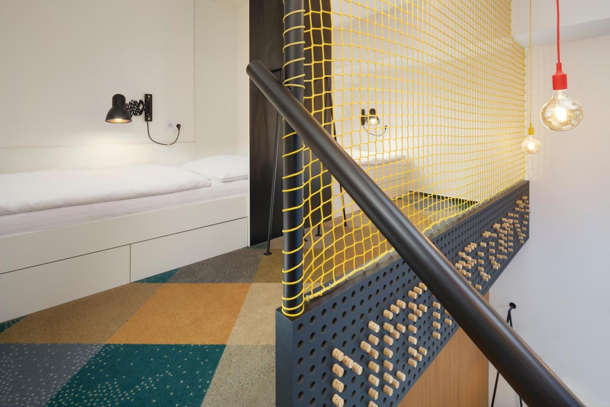 Bed Mixed Dormitory Room