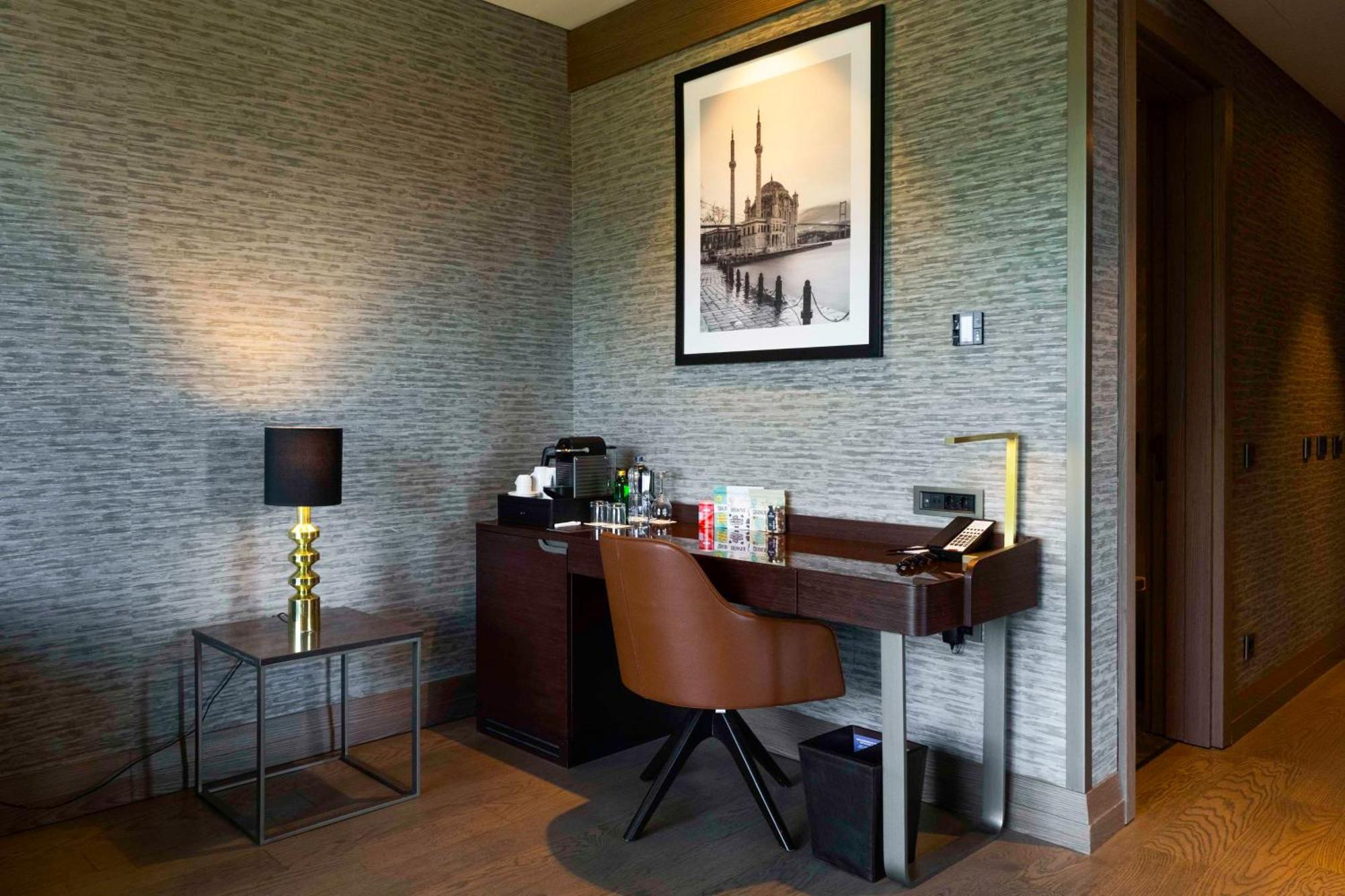 Suite One Bedroom City Forest View Lounge Access