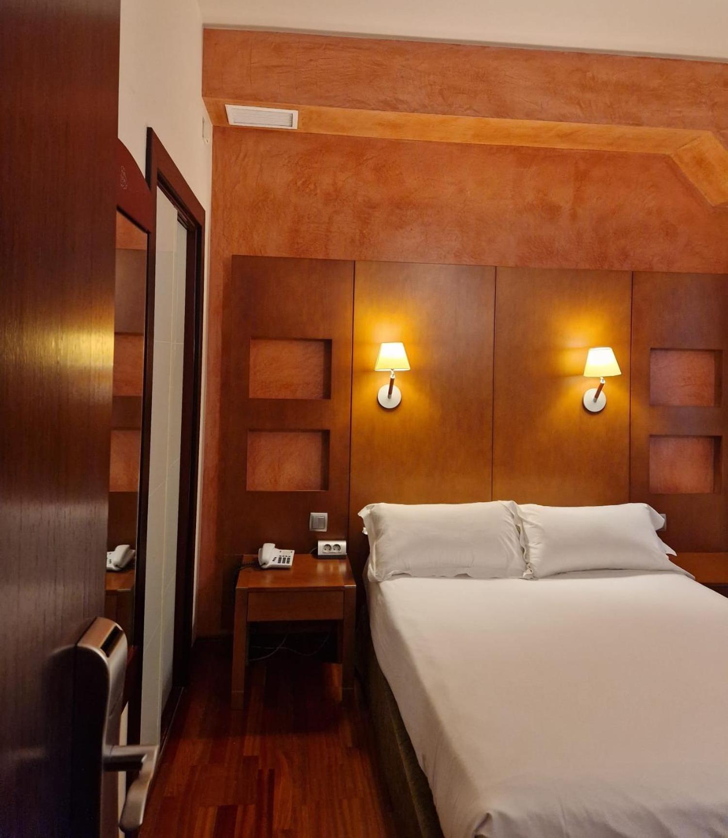 Basic Single Room,1526157622:JPEG