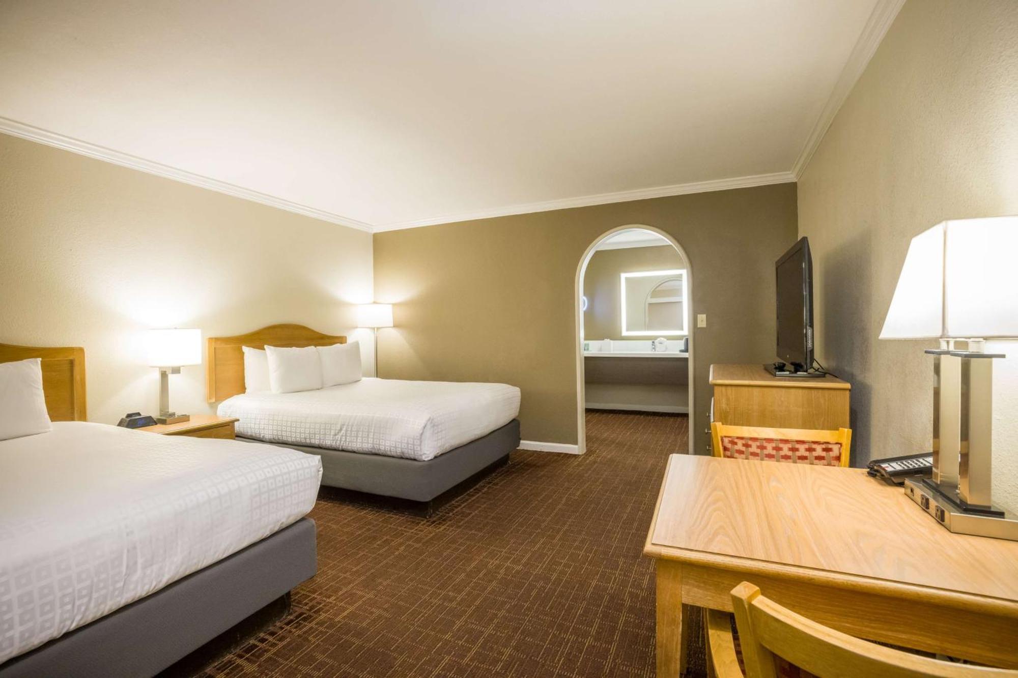 Double Room with Two Double Beds - Non-Smoking