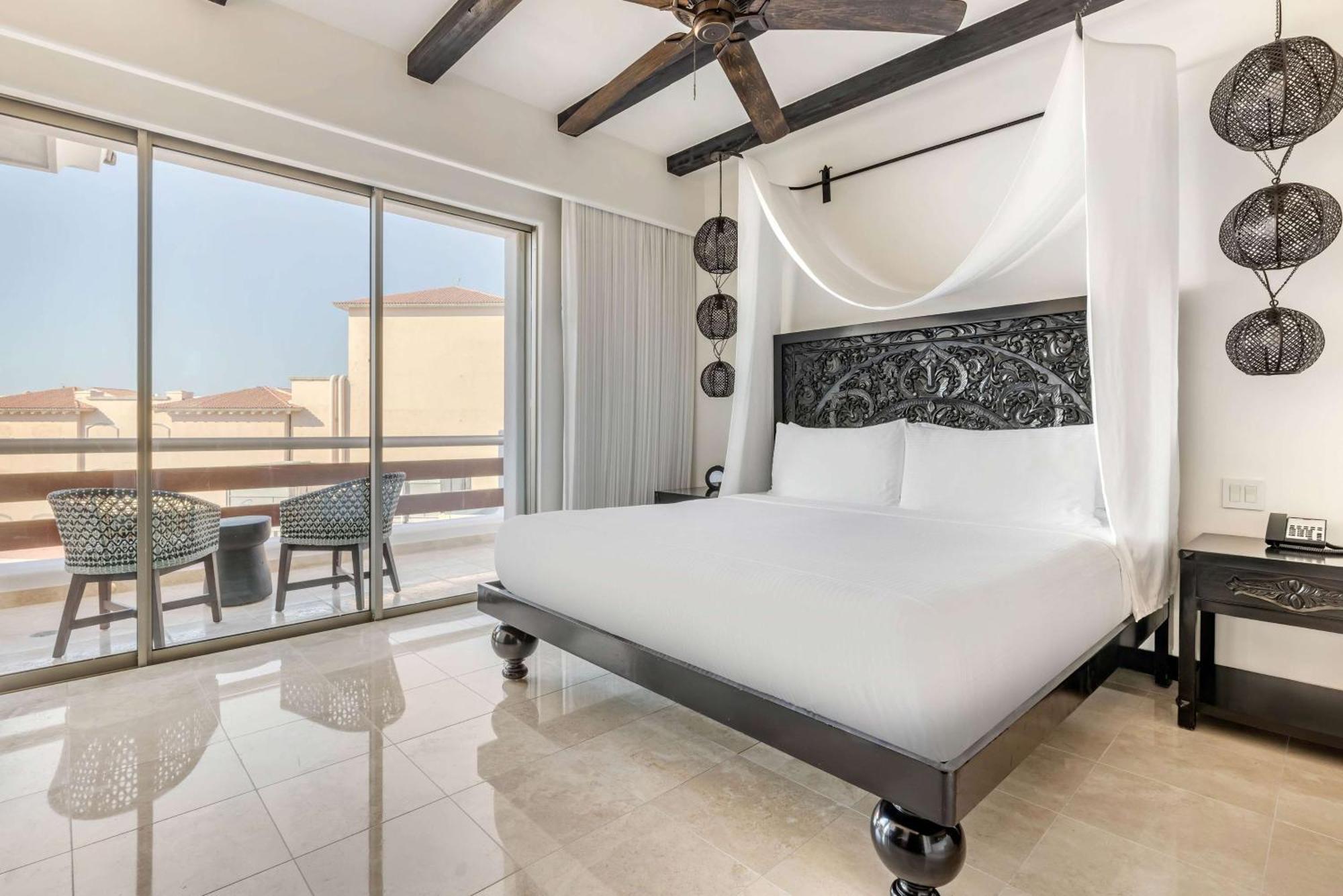 One Bedroom King Suite Garden View Balcony