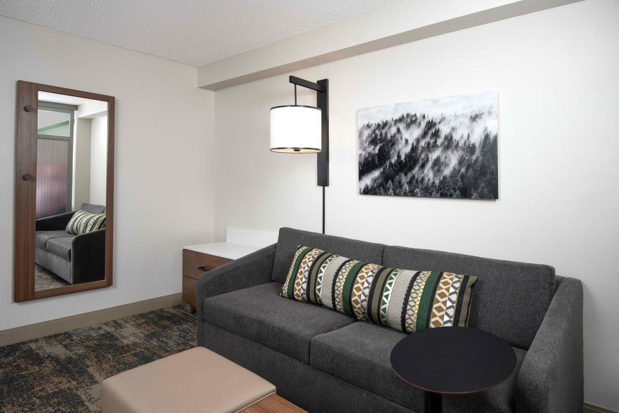 Queen Room with Two Queen Beds and Sofa Bed - High Floor