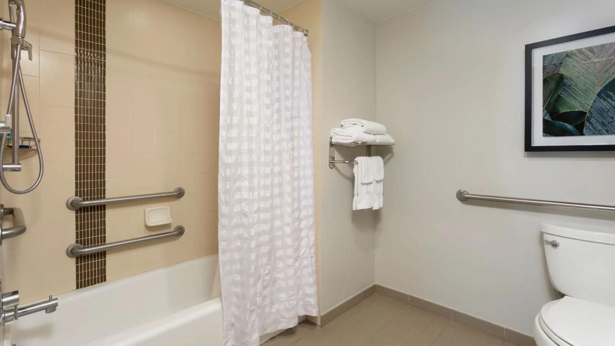 Queen Room with Two Queen Beds, Sofa Bed and Accessible Tub