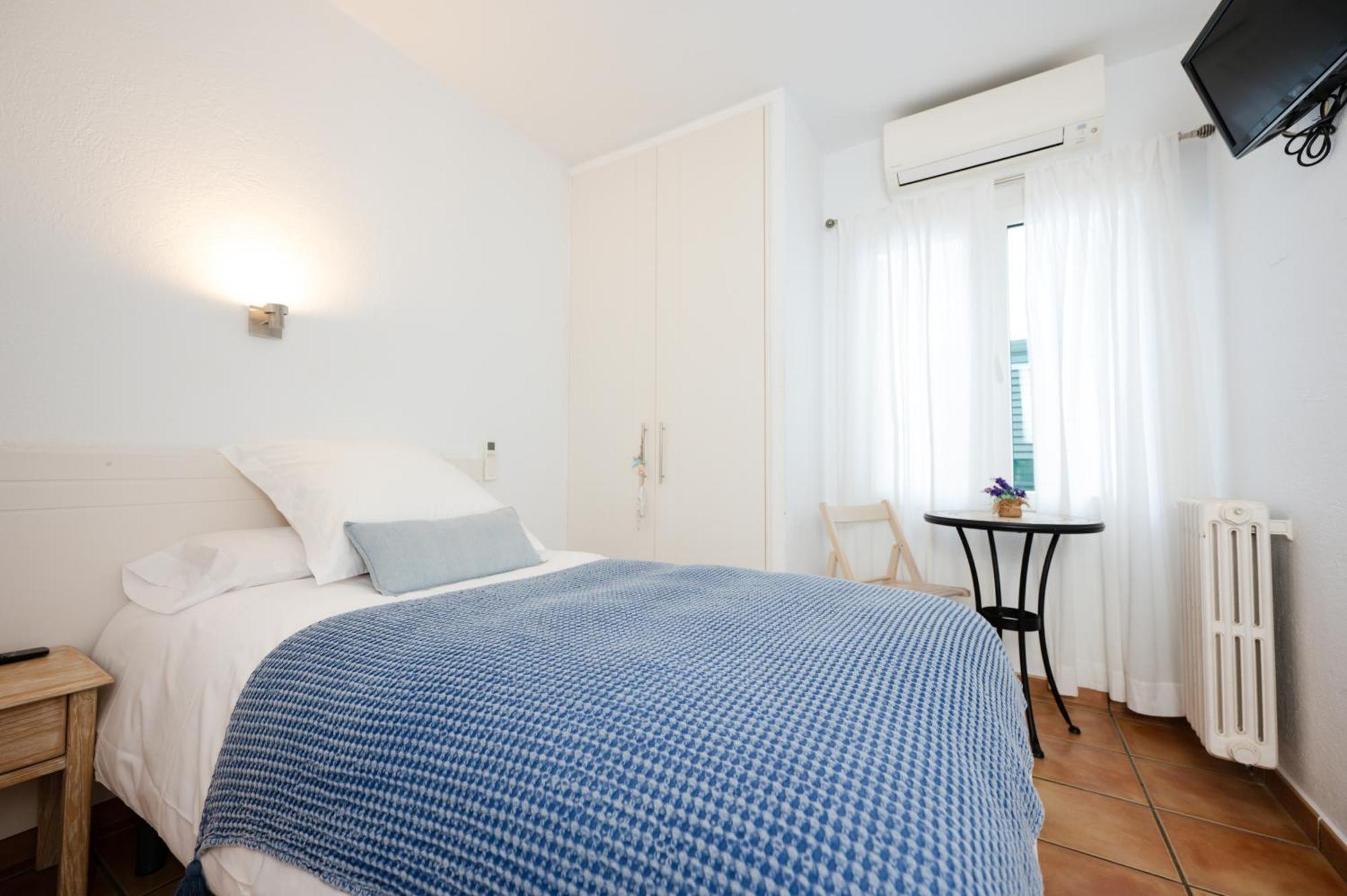 Single Room Private Bathroom