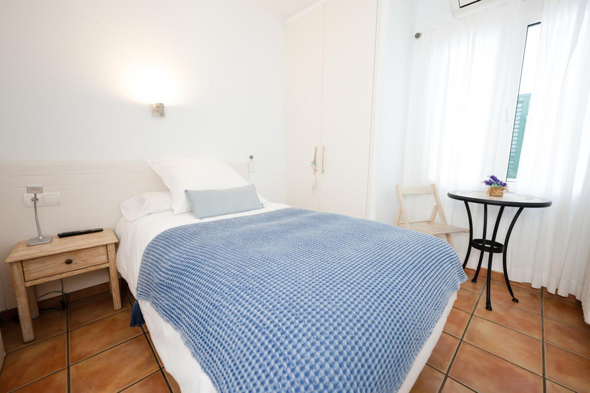 Single Room Private Bathroom