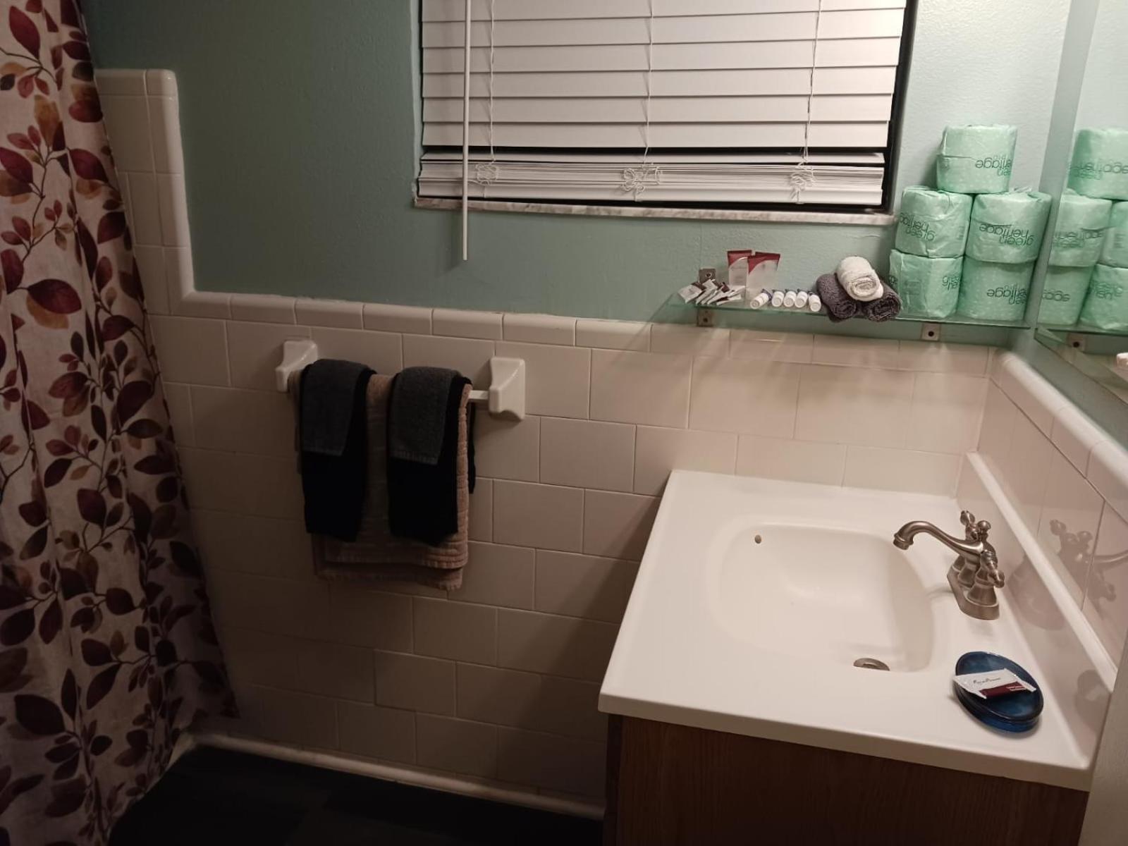 One-Bedroom Apartment Fits