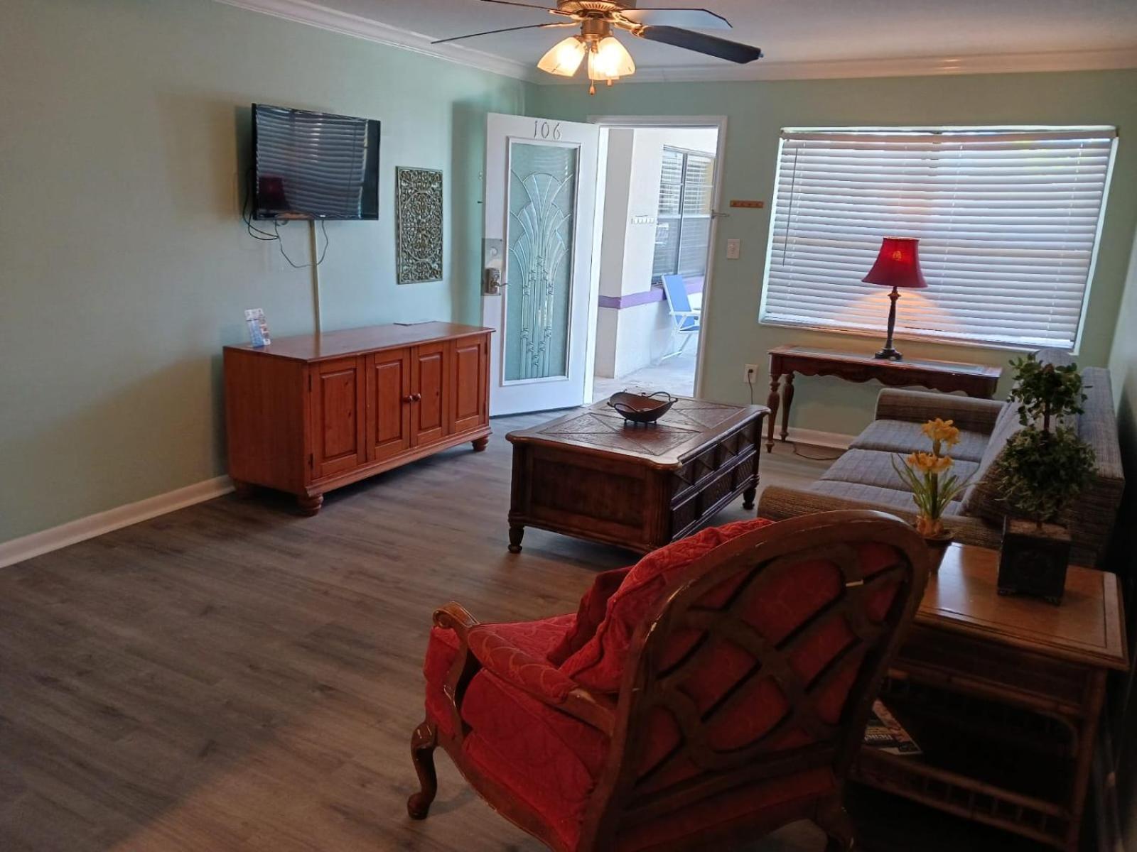 One-Bedroom Apartment Fits