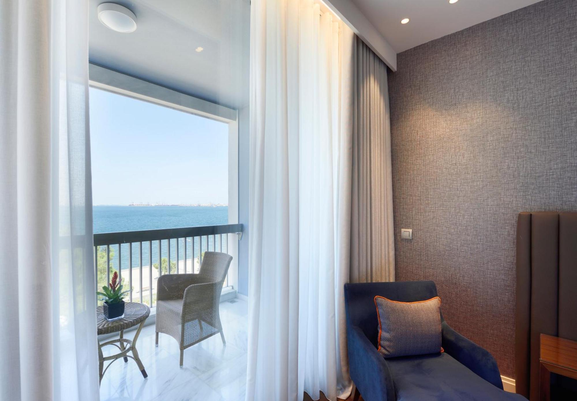 Deluxe Suite Sea View