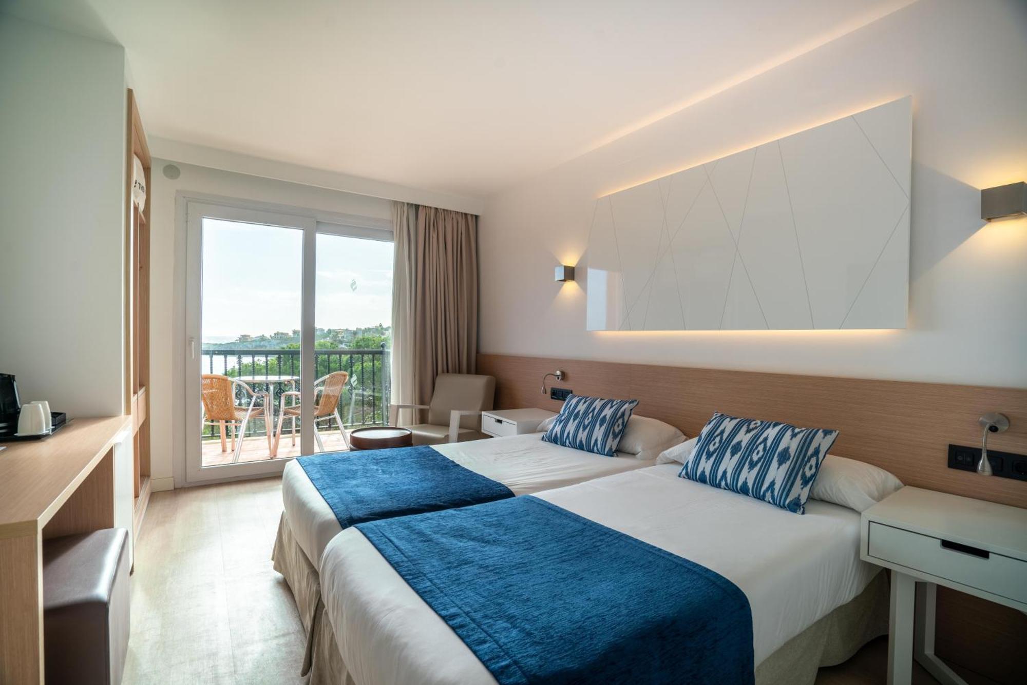 Twin Room Sea View