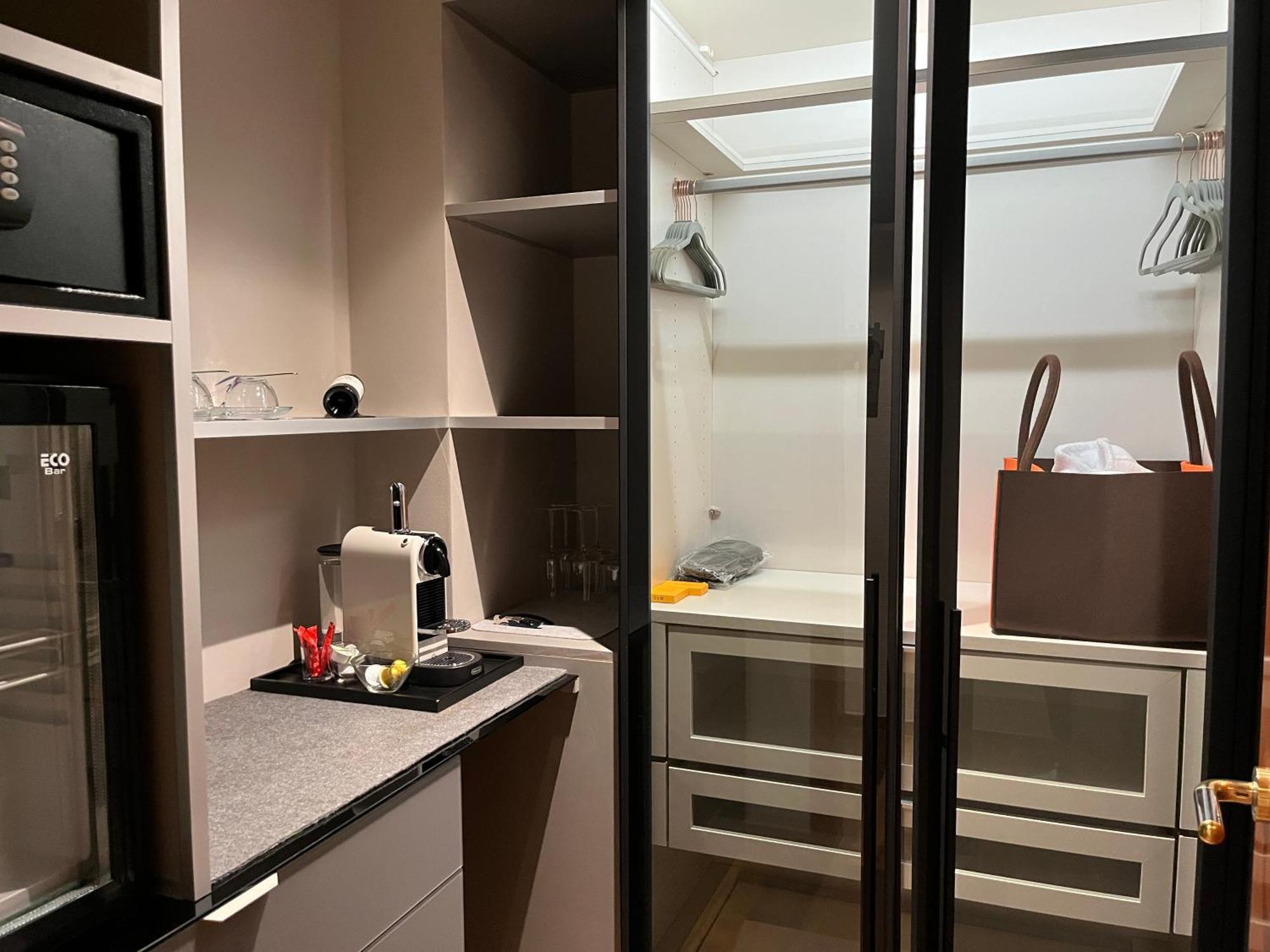 Suite 40 Parkside