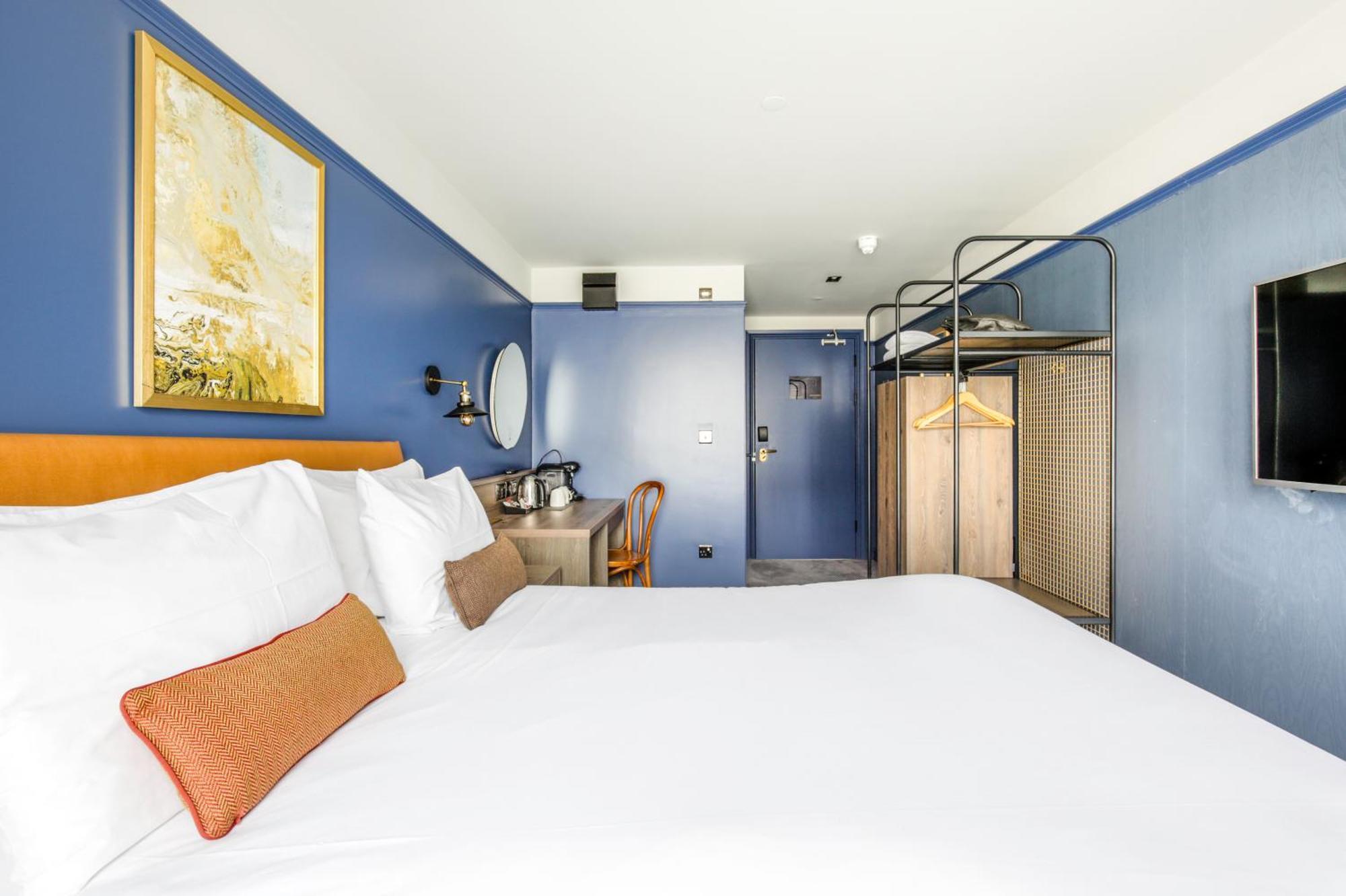 Classic Double Room - Non-Smoking,1528288144:JPEG