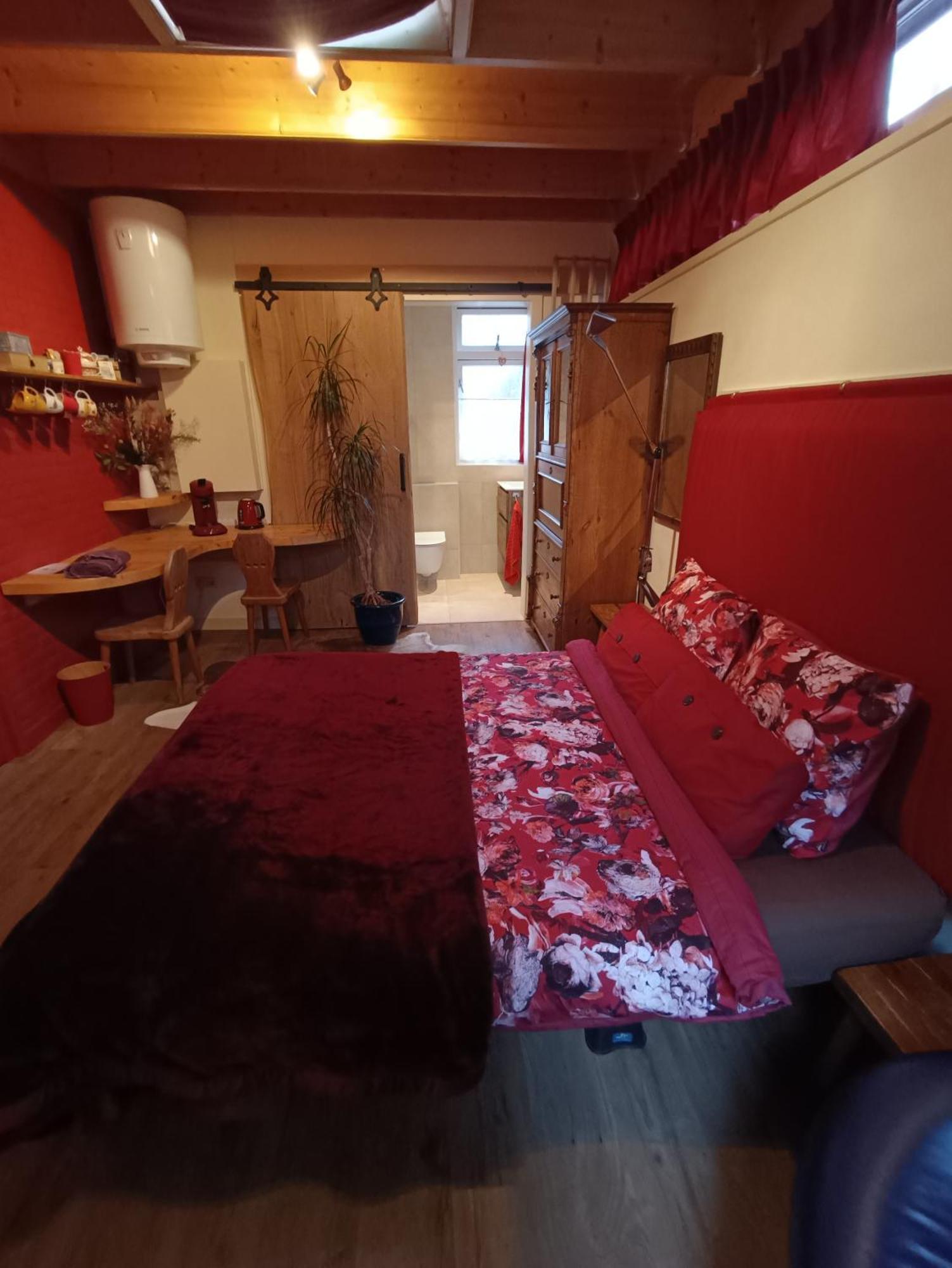 Double Room Private Bathroom