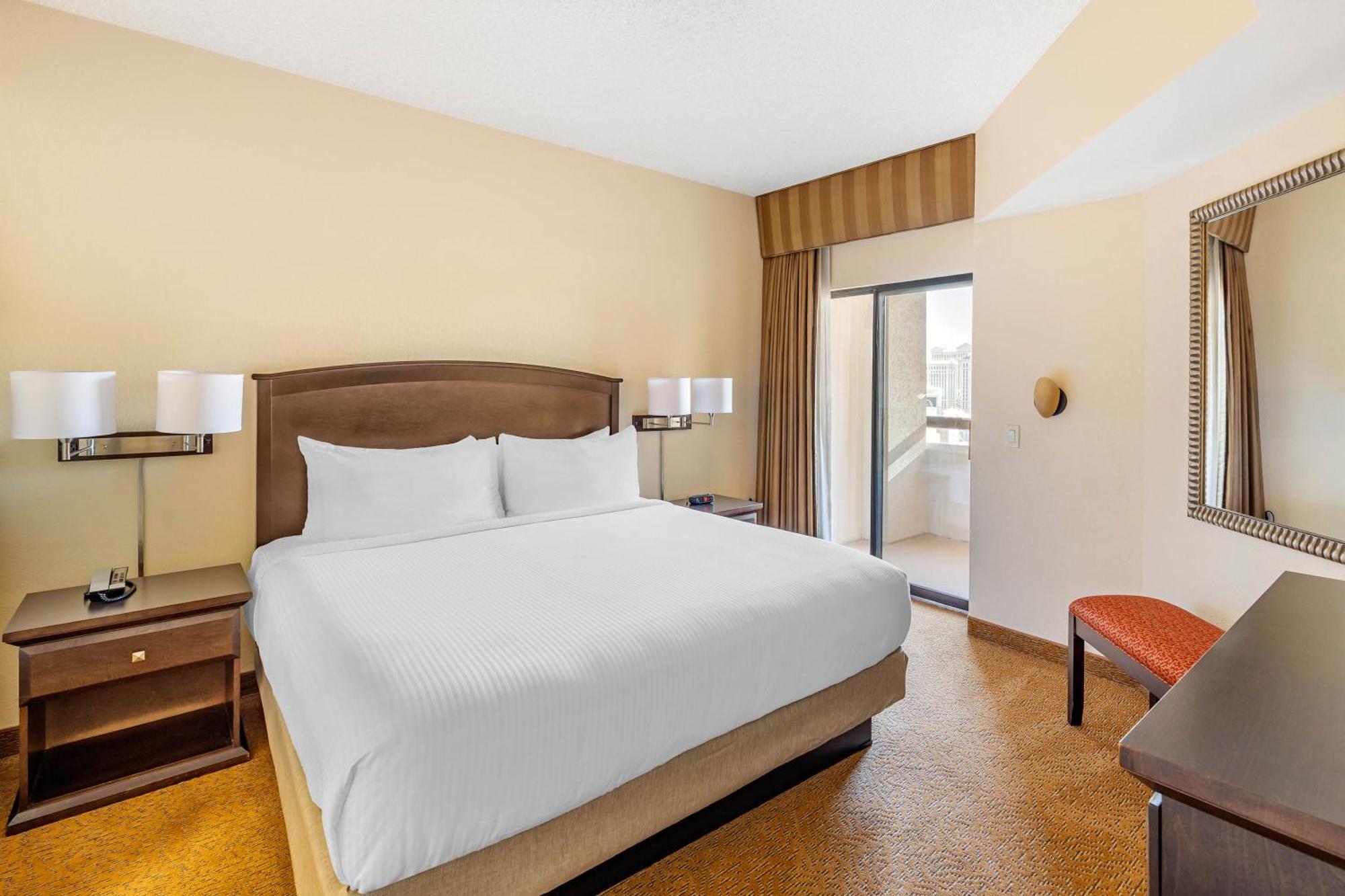 One-Bedroom King Suite Roll Shower