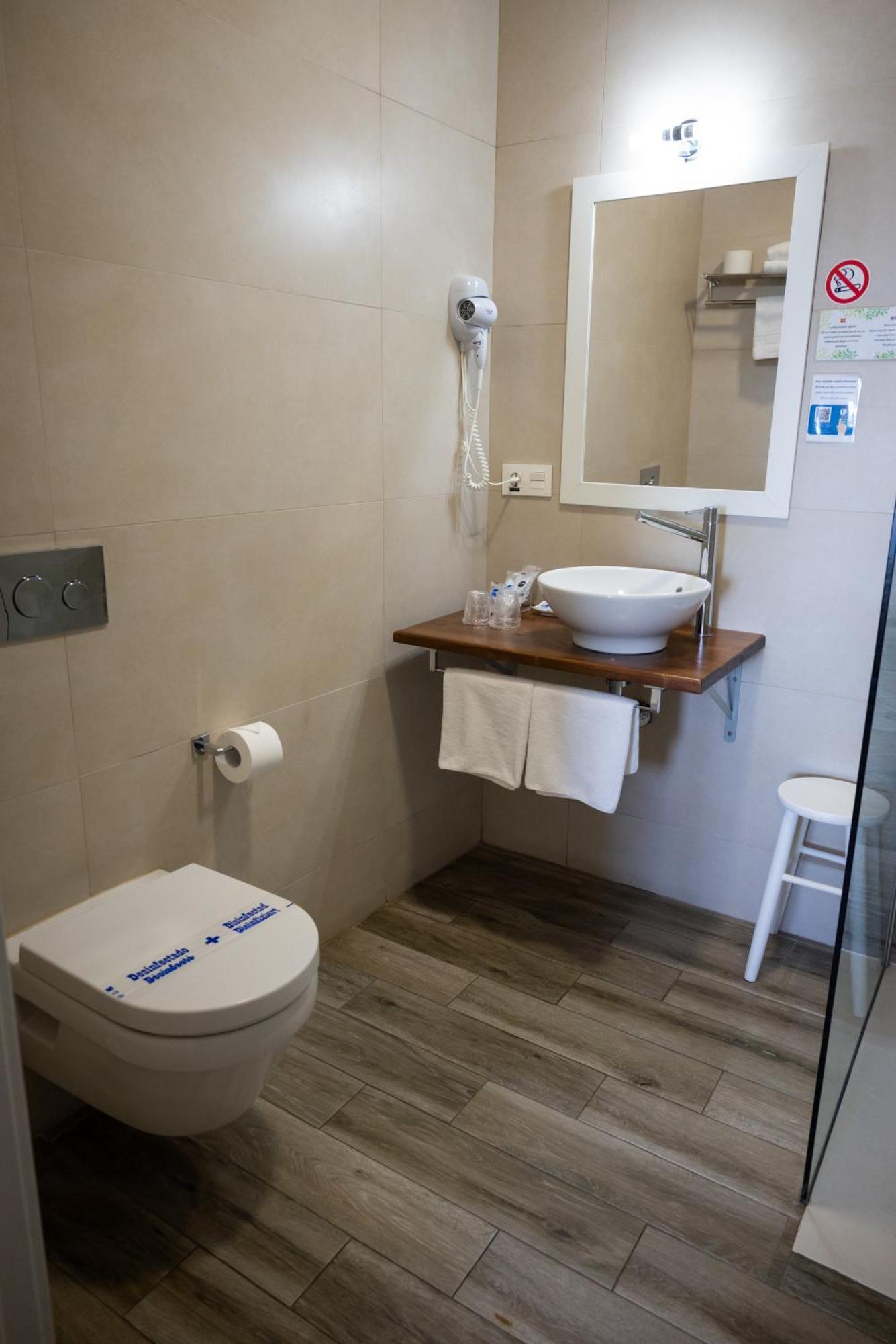 Double or Twin Room Sea View