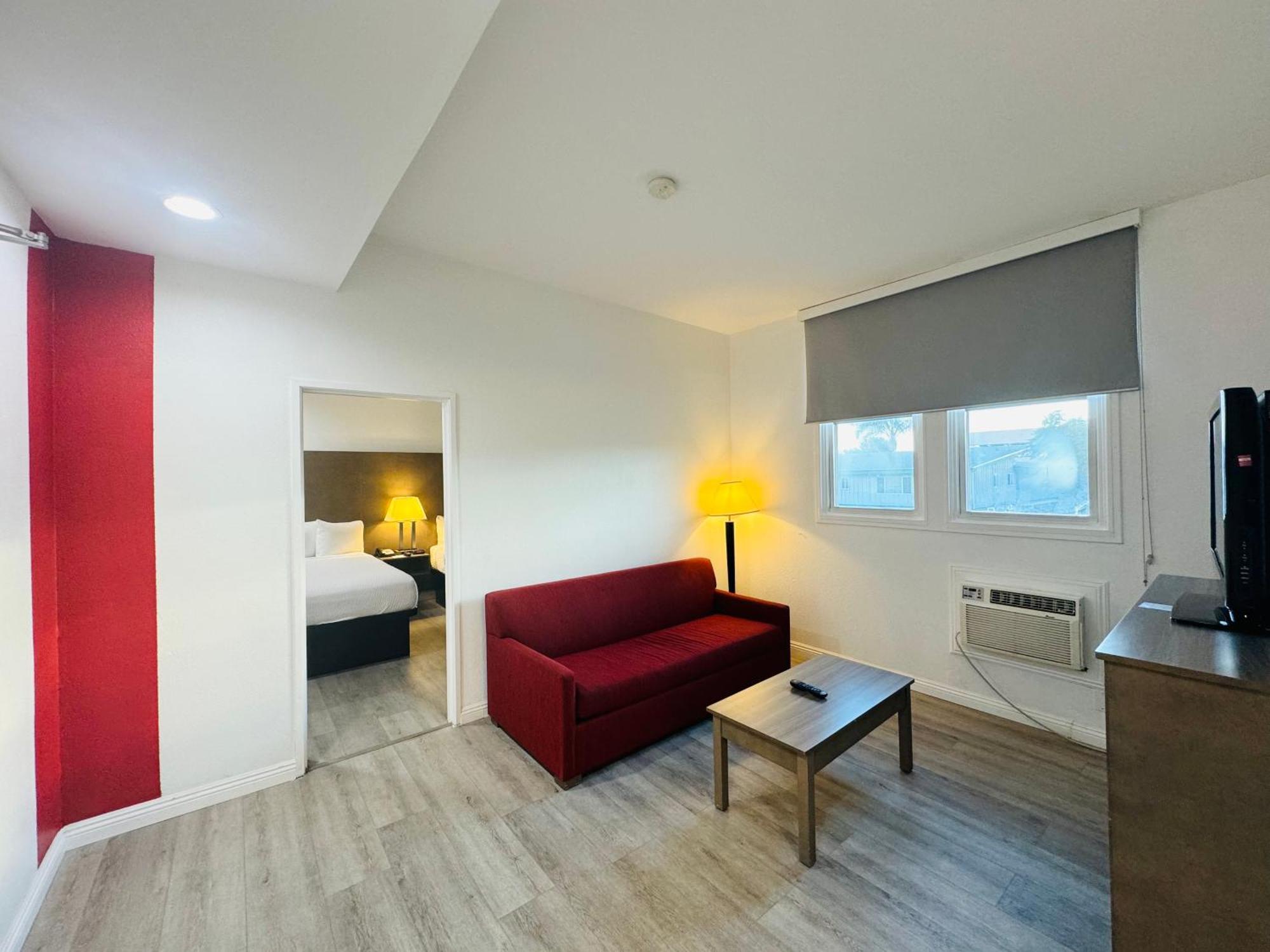 One-Bedroom Suite Two Queen Beds Non-Smoking