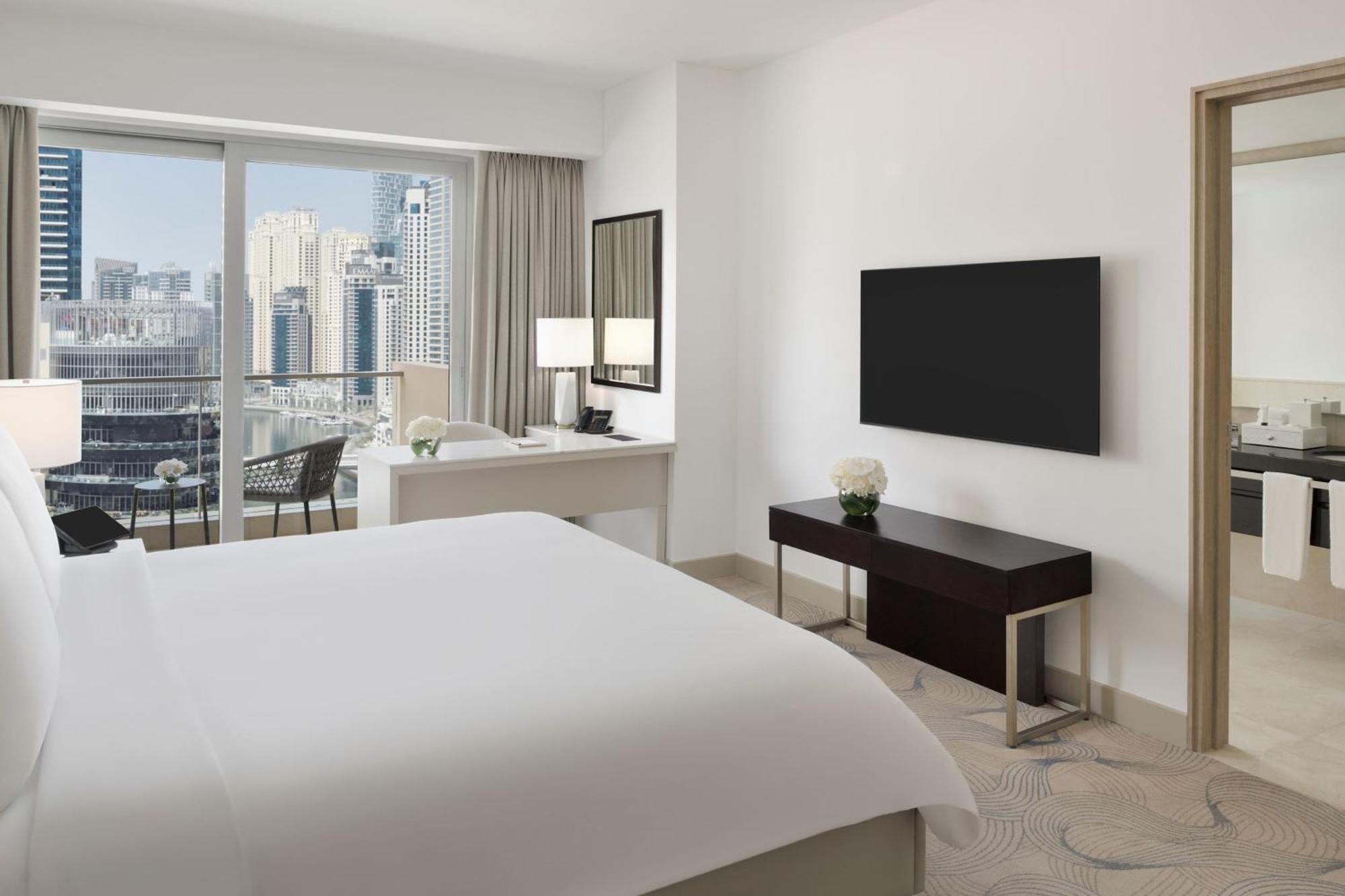 Deluxe Marina View Room, King Bed, Including direct access to Dubai Marina Mall & Marina Walk