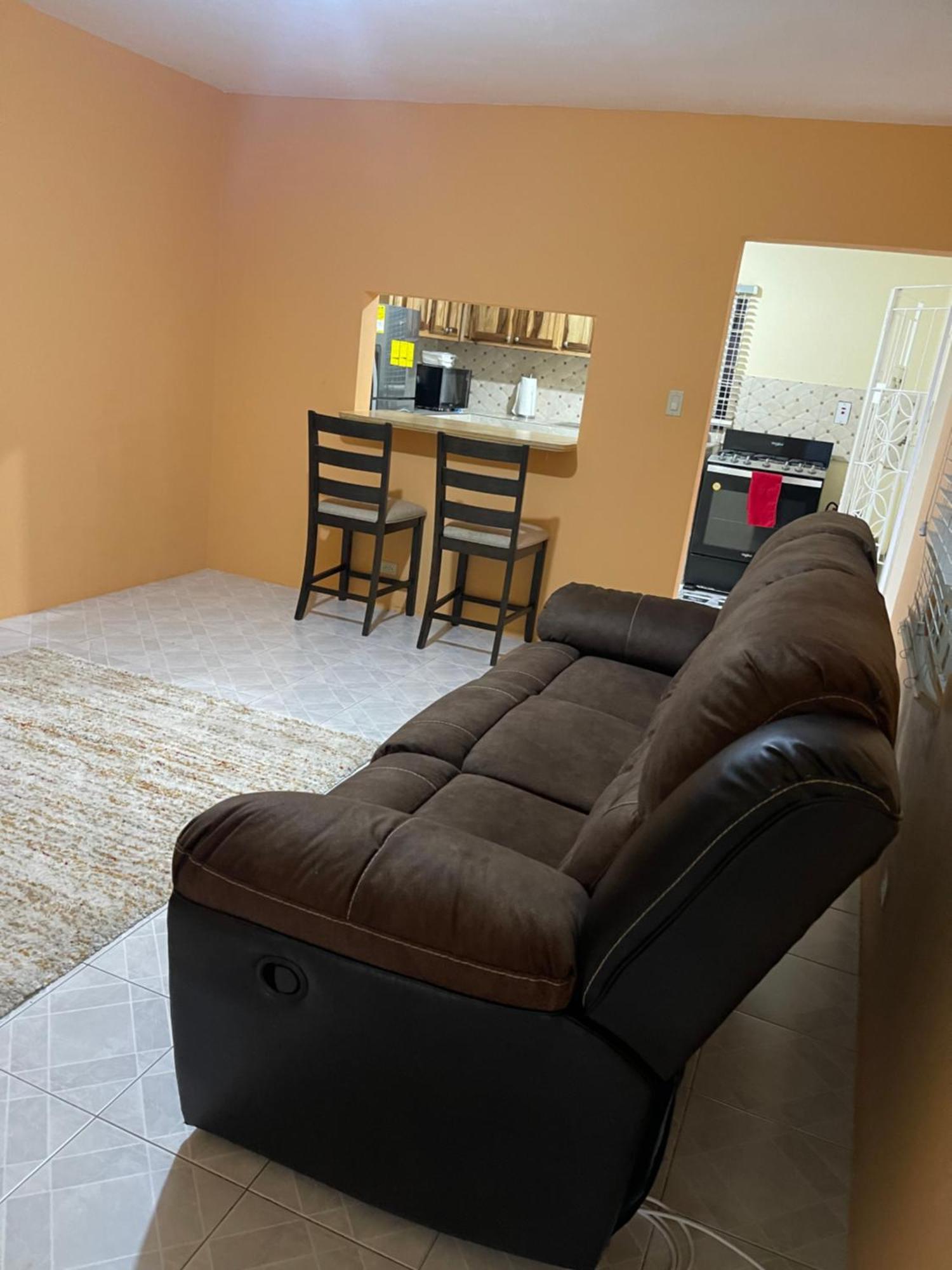 Apartment with Mountain View,1500767050:JPEG