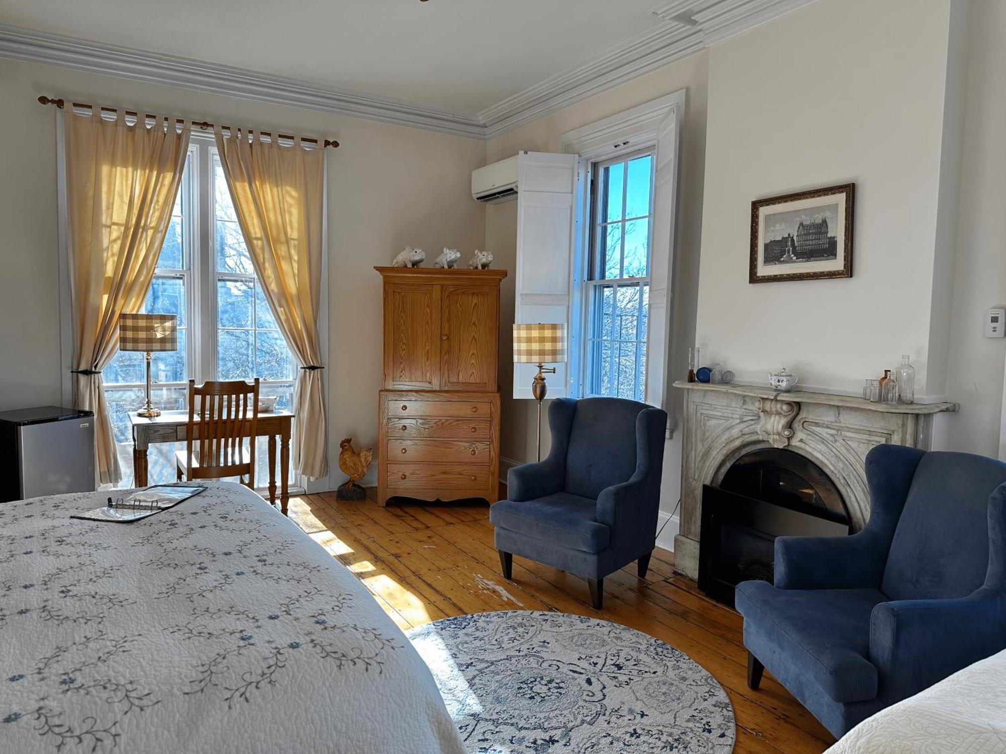 Superior King Room Twin