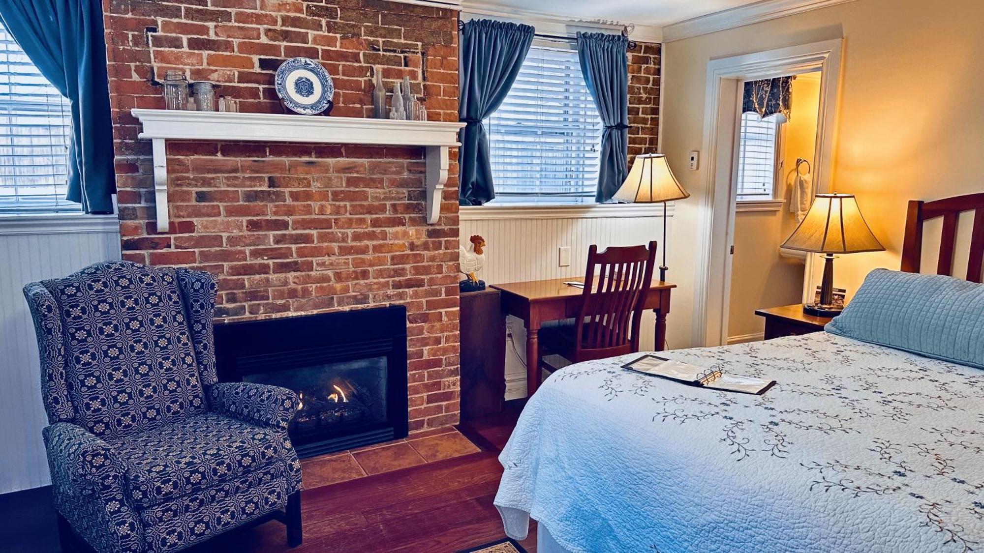 Standard King Room Kitchenette