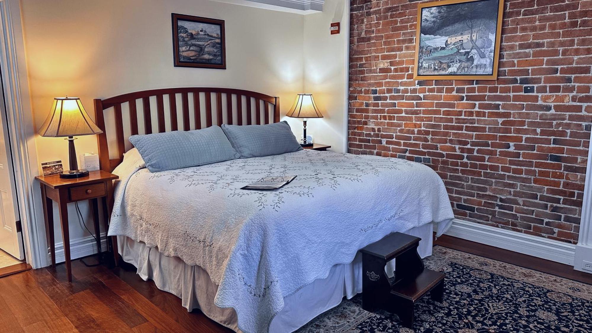 Standard King Room Kitchenette