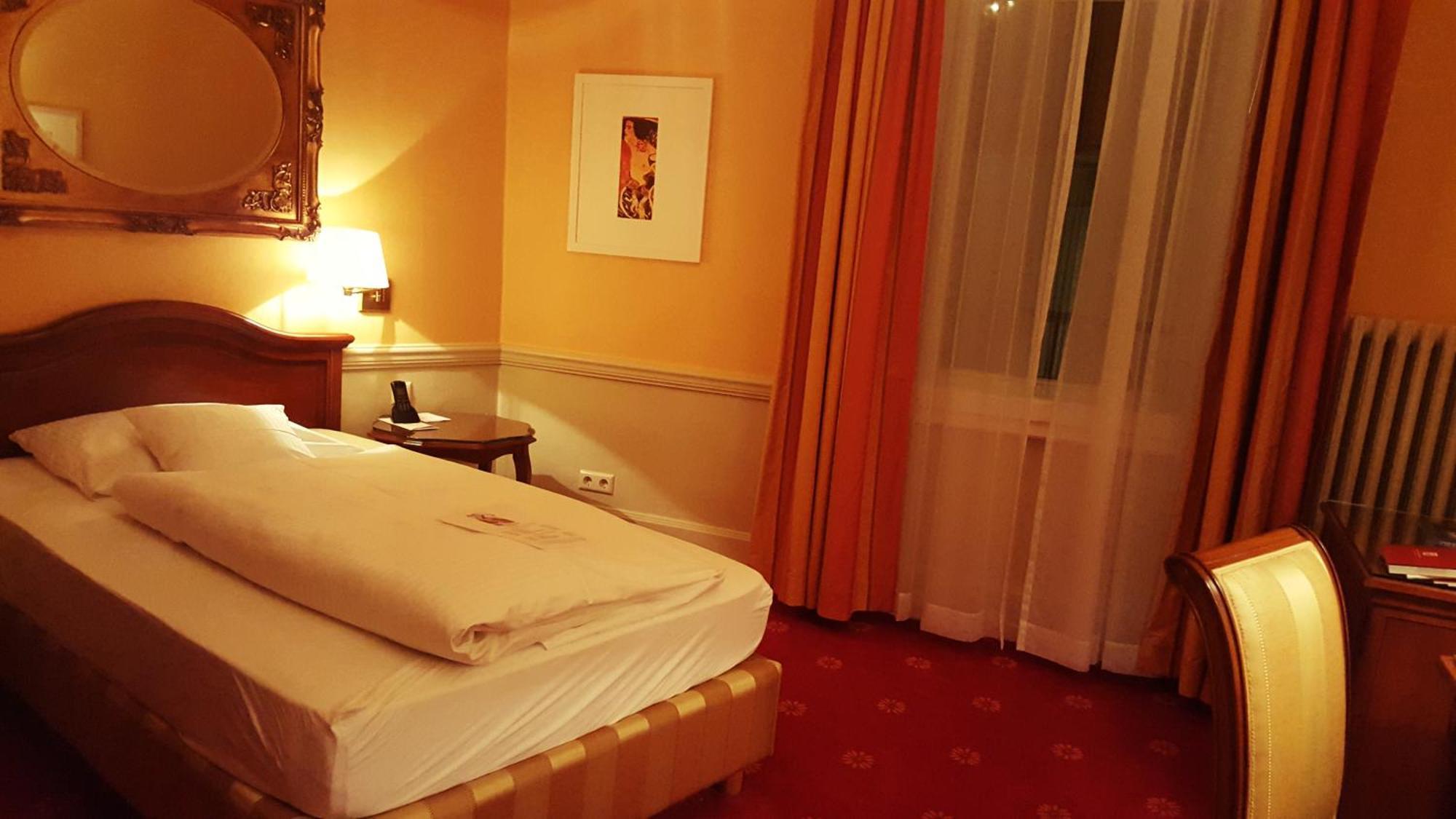 Classic Single Room