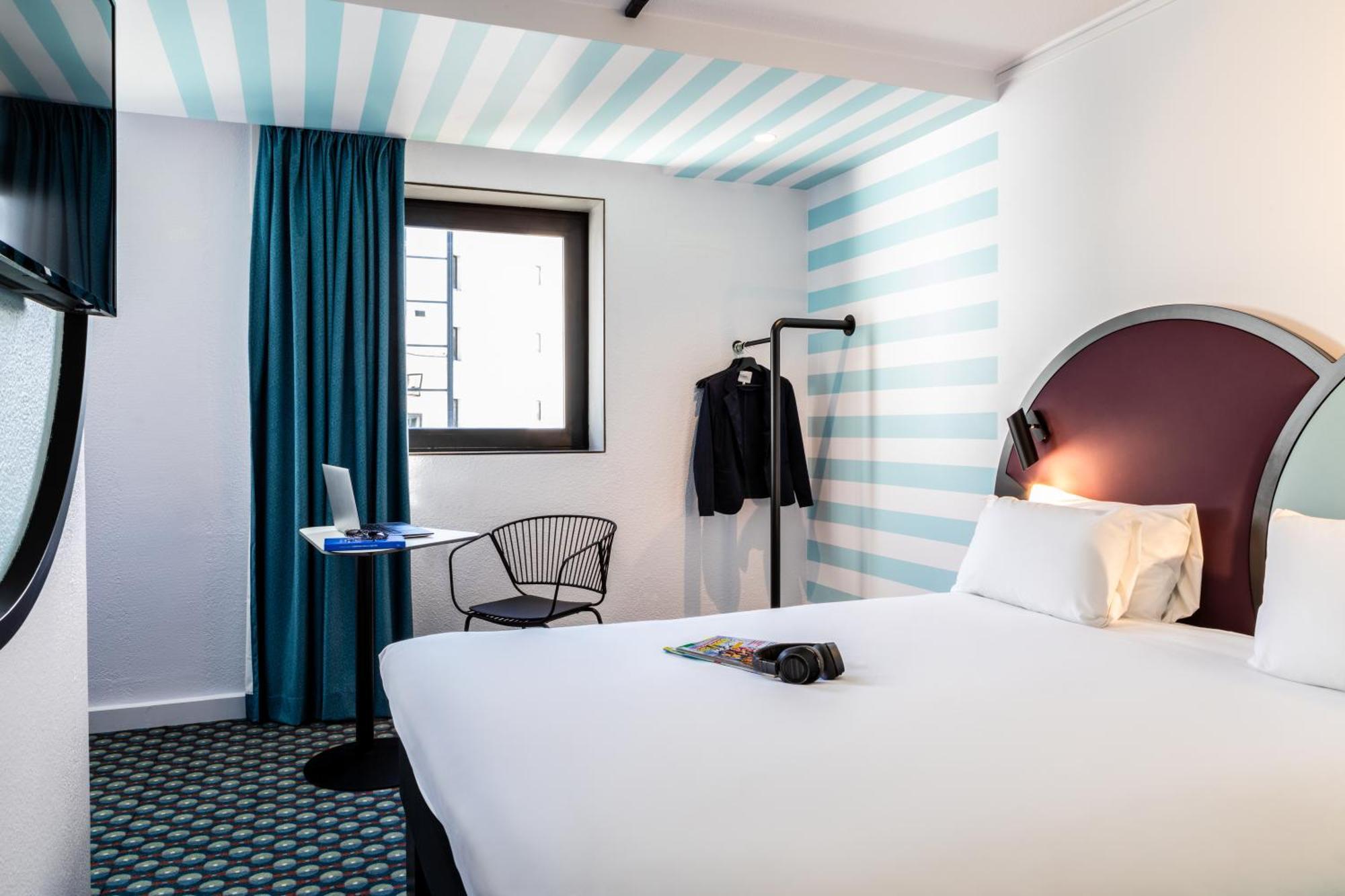Chambre Familiale avec 2 Lits Simples et Lit Superposé