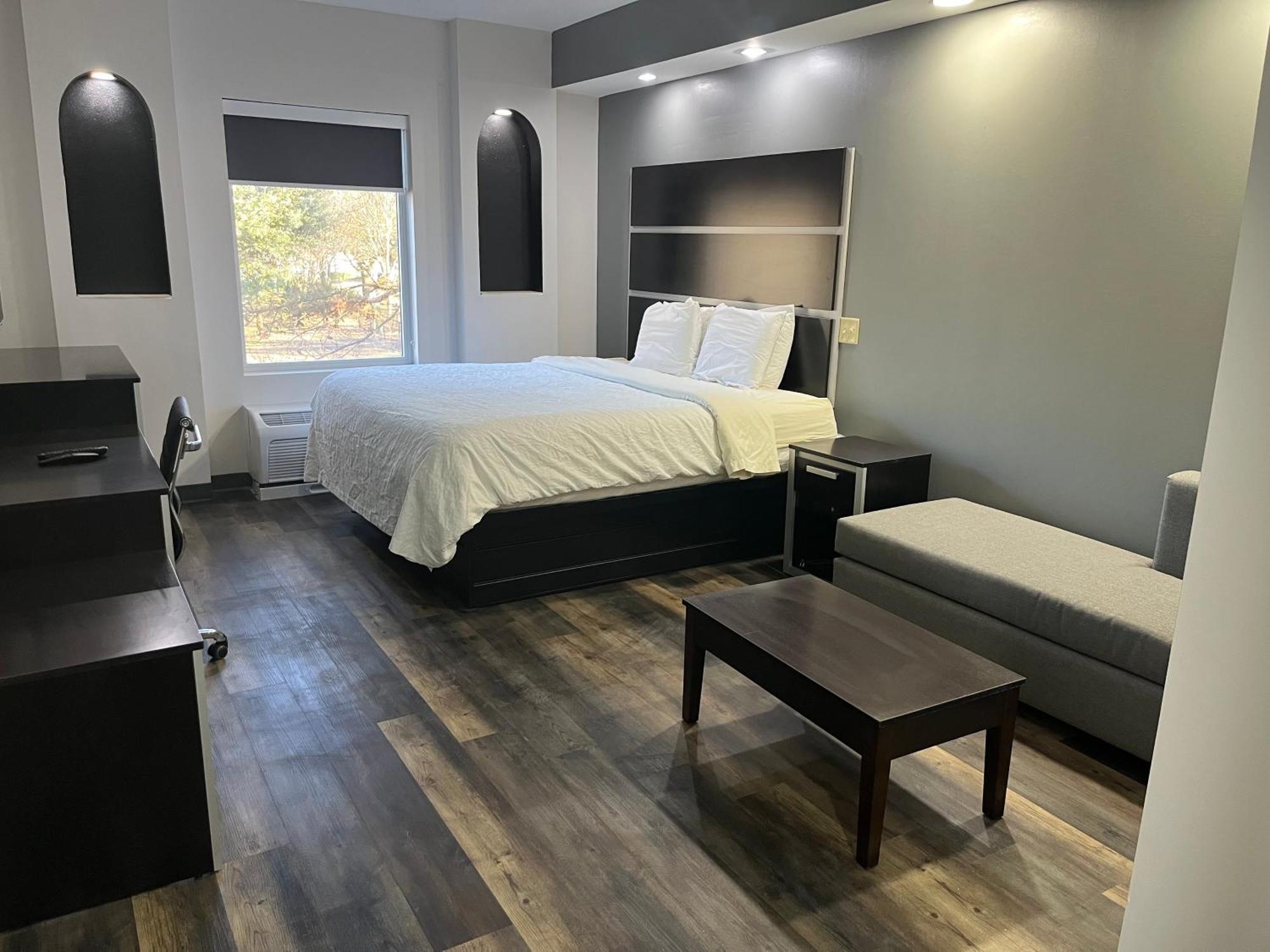 Standard King Room