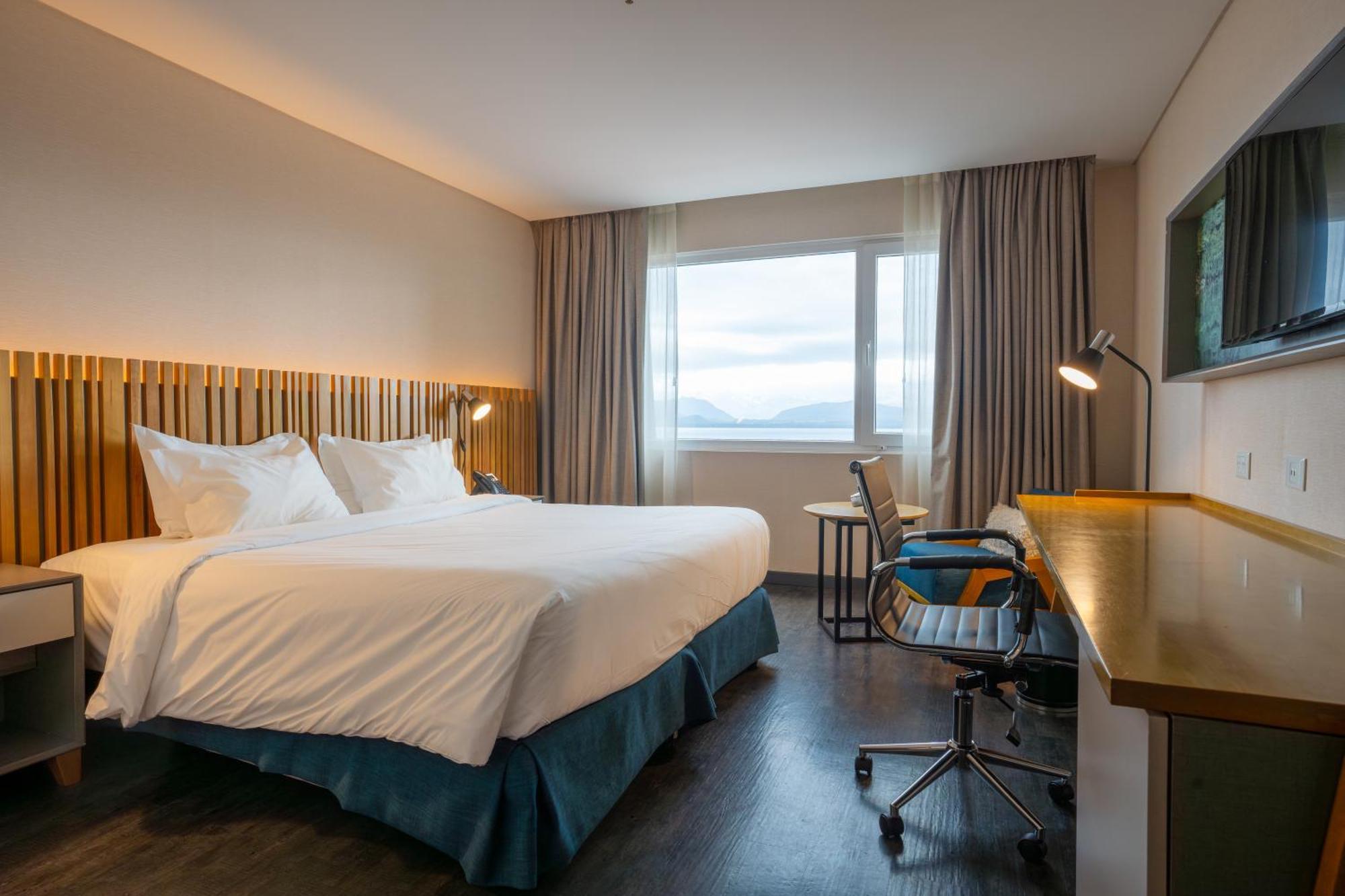 King Room Lake View