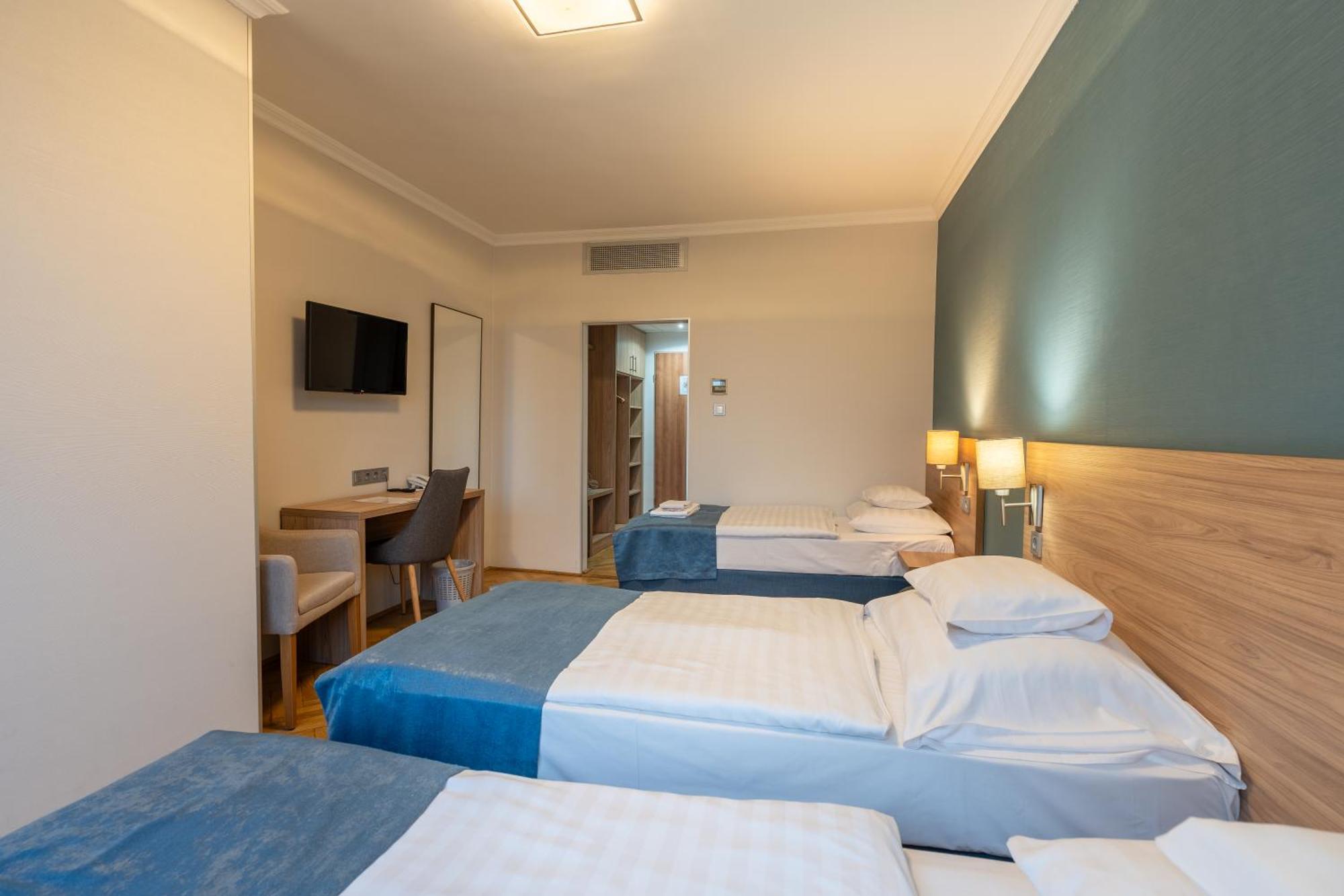 Comfort Triple Room