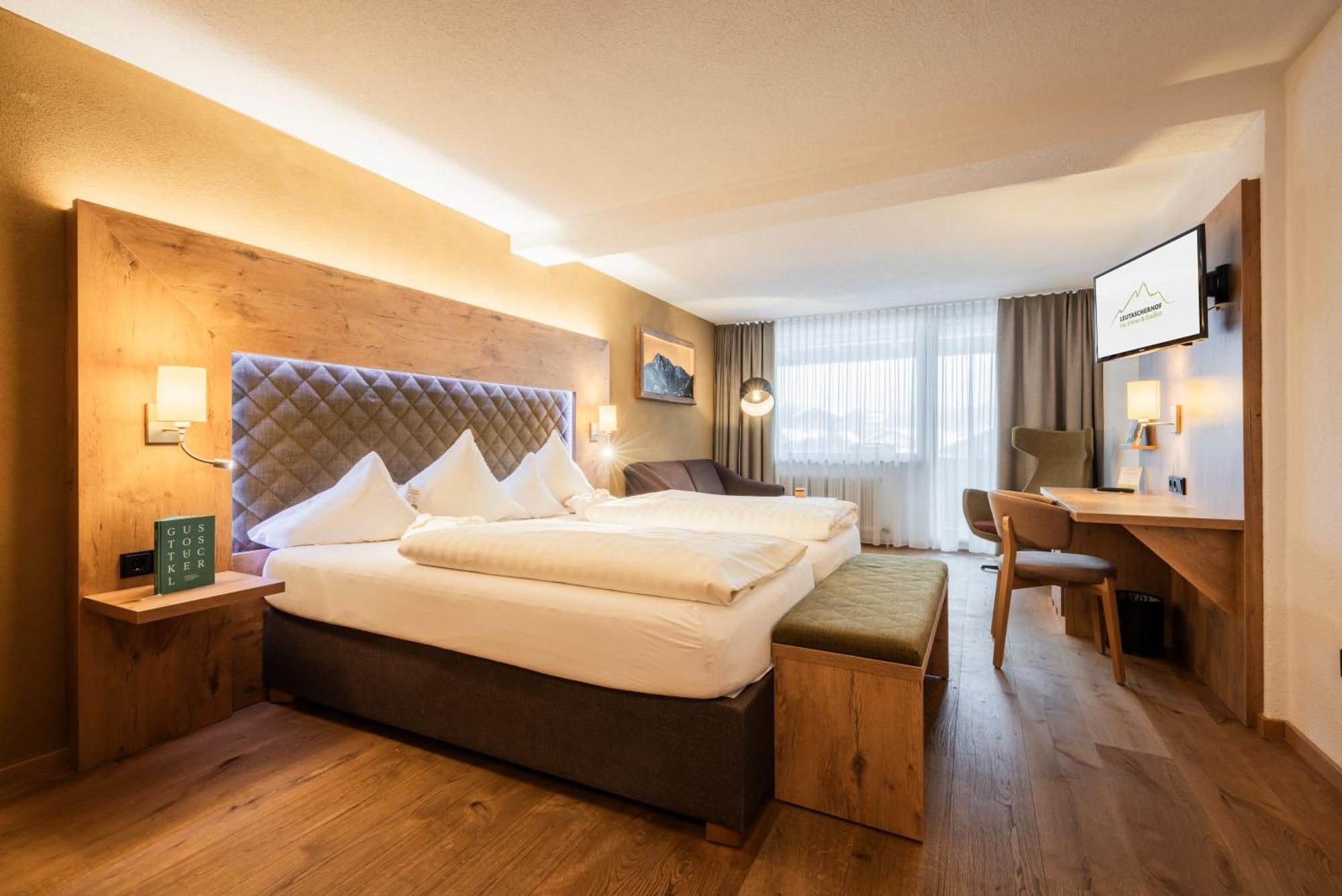 Superior Double or Twin Room Mountain View