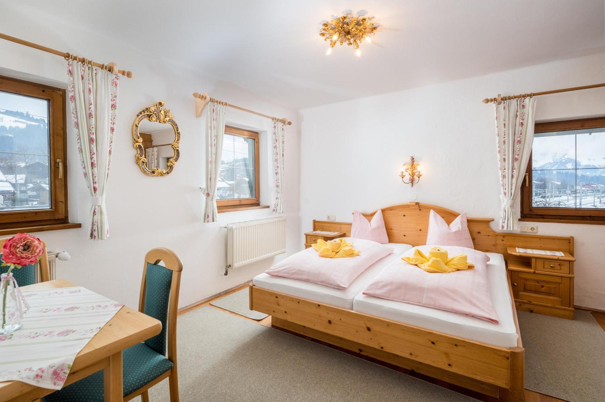 2 Bedroom 2 Bathroom Suite Balcony