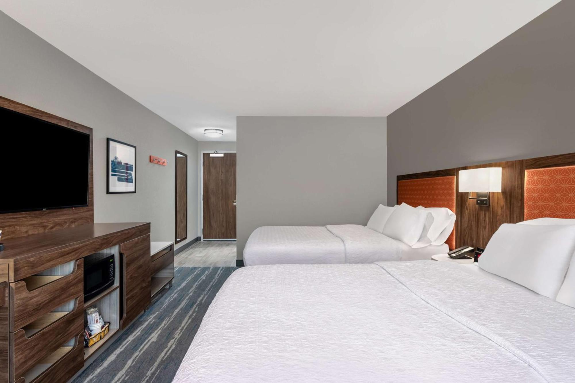 Queen Room with Two Queen Beds - Hearing Access/Non-Smoking,1532686603:JPEG