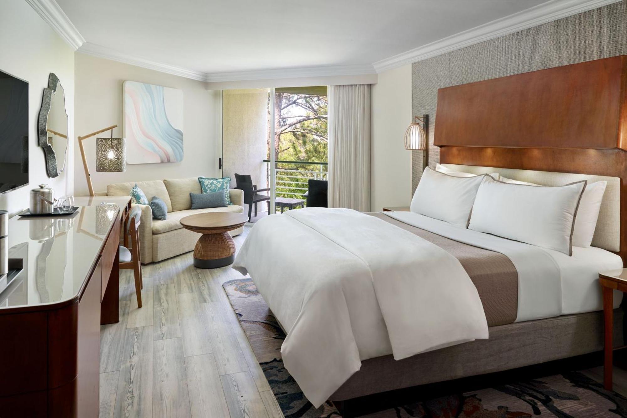 Traditional Island View Guest room 1 King Limited view