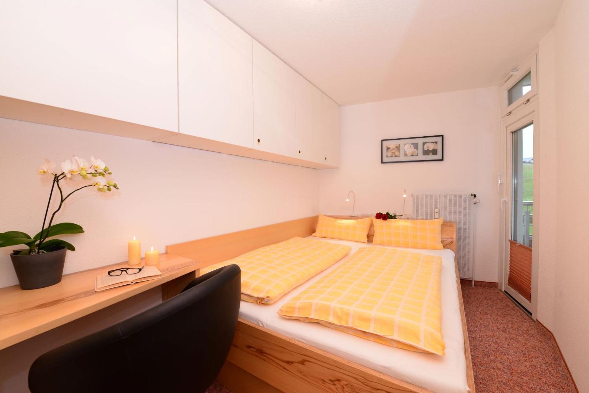 Comfort Apartment queensize bed max